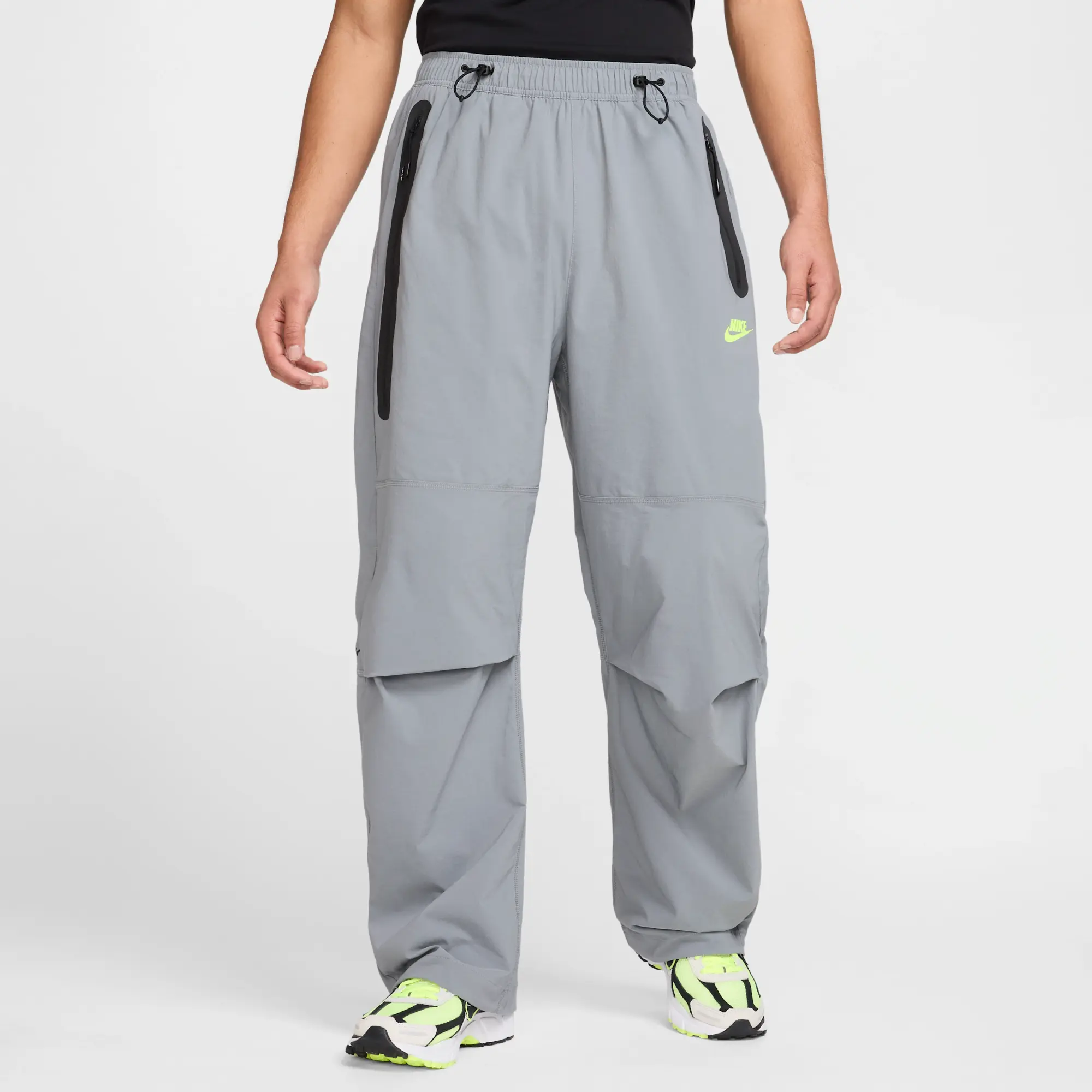 Nike Tech Men's Oversized Woven Trousers - Grey - Nylon/Elastane