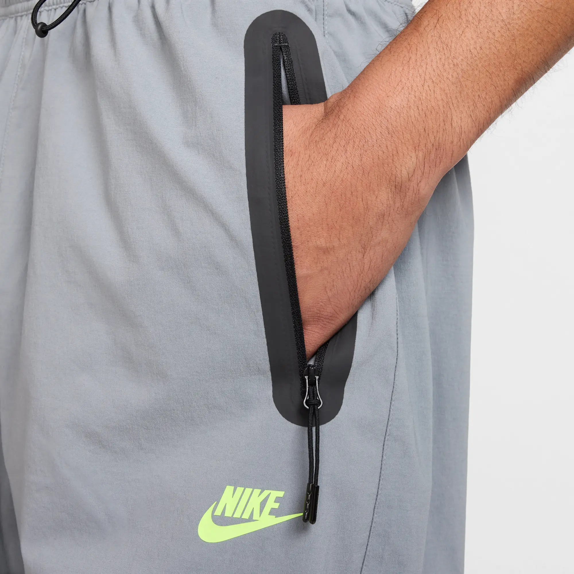Nike Tech Men's Oversized Woven Trousers - Grey - Nylon/Elastane