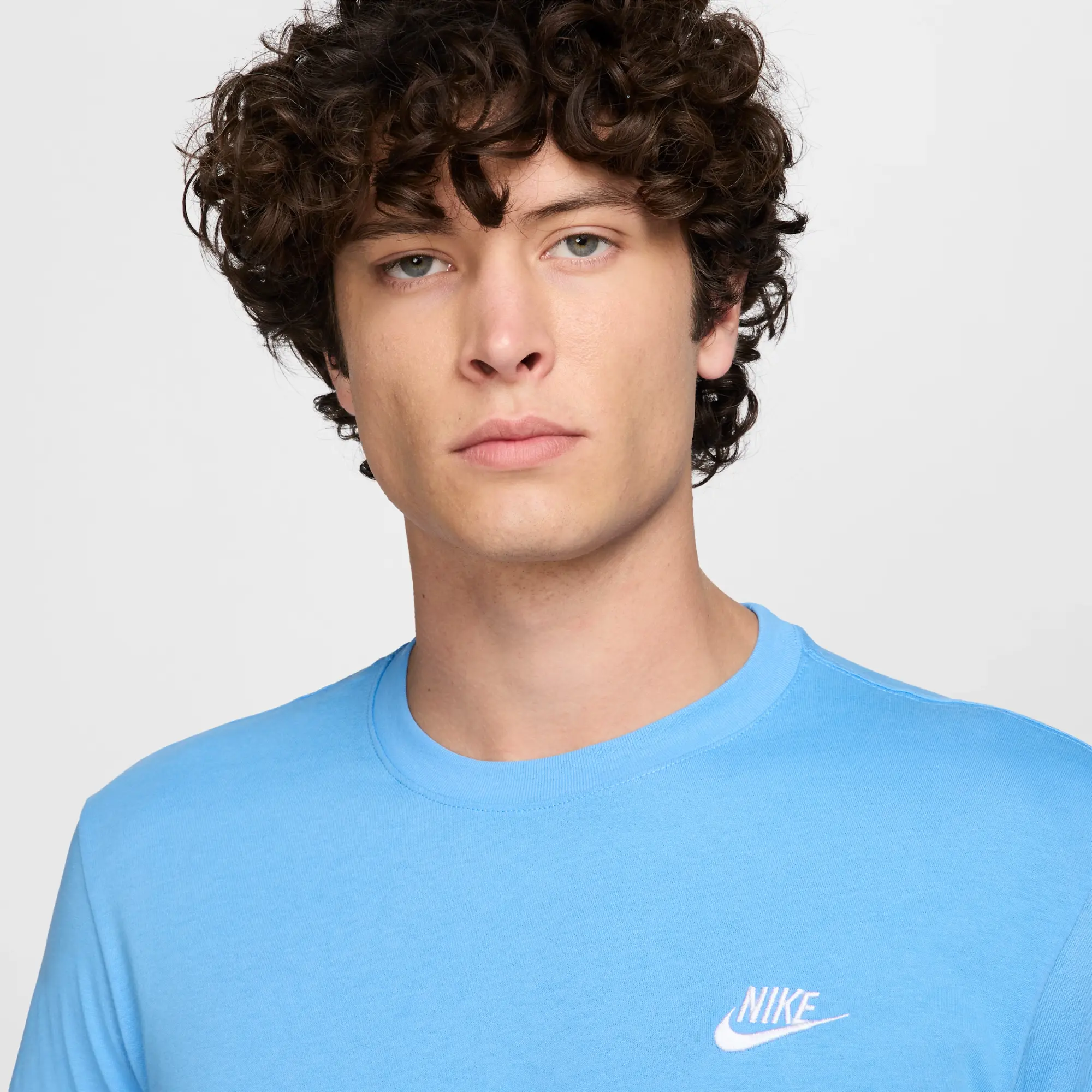 Nike Club Men T-Shirts - Blue