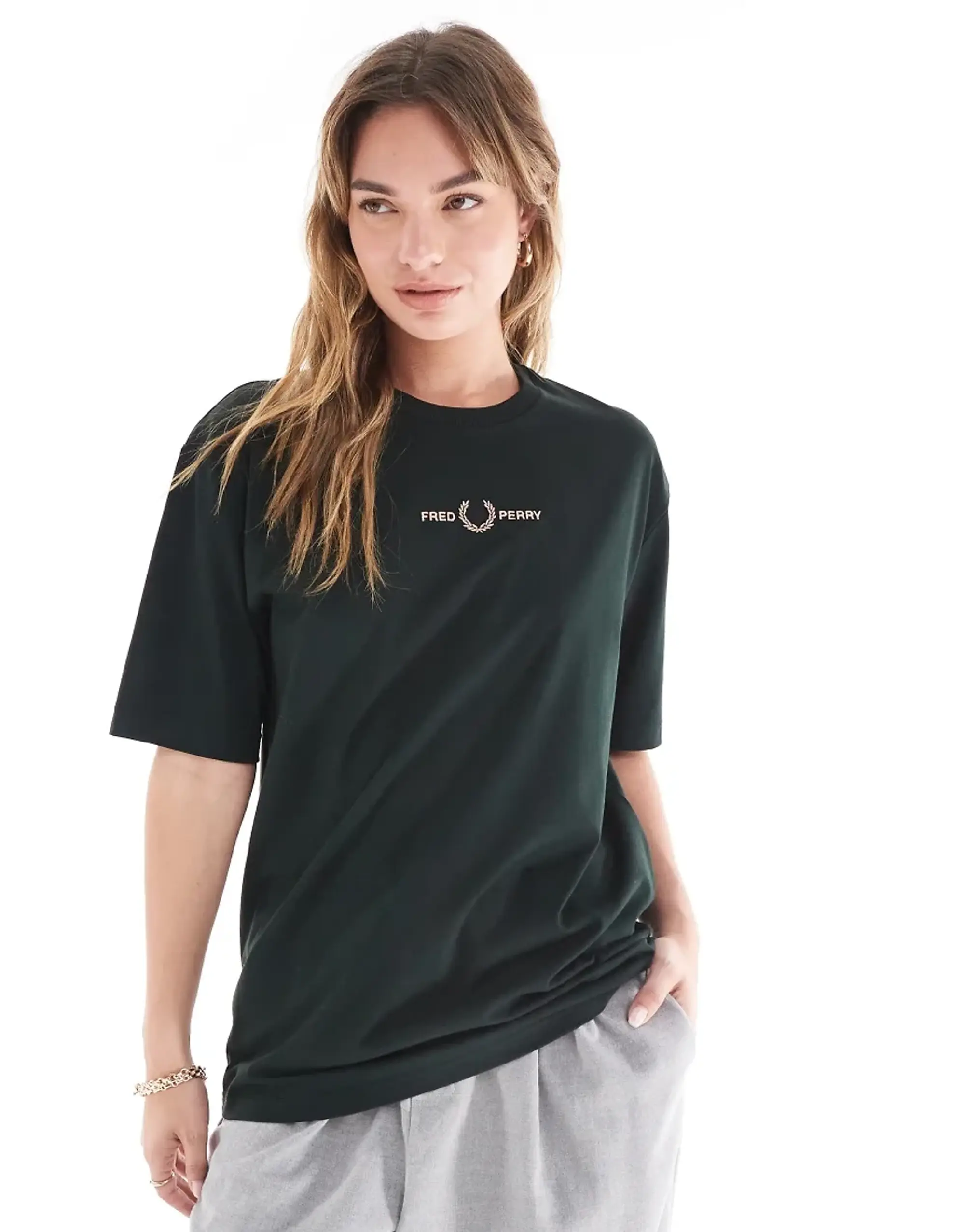 Fred Perry T-Shirt In Dark Green With Branded Chest Logo