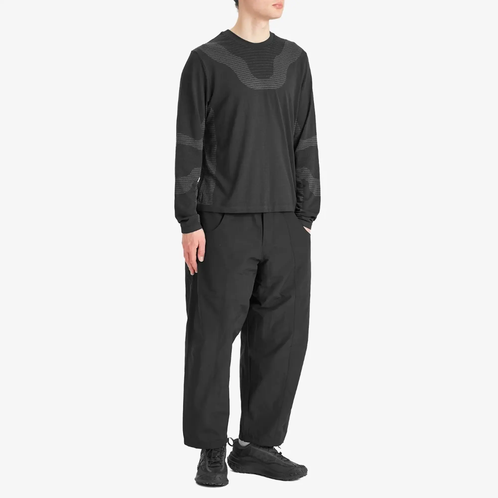 Nike ACG 'Delta River' Long Sleeve T-Shirt Black/Grey