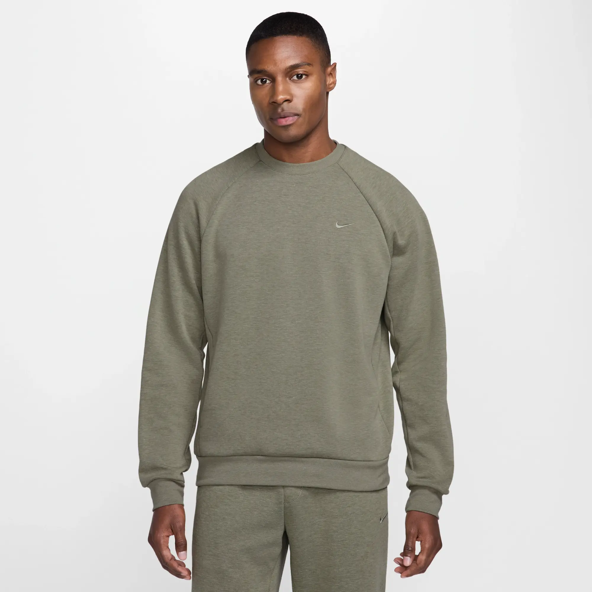 Nike Primary Fleece Men's Dri-FIT UV Performance Crew - Green - Recycled Polyester Minimum