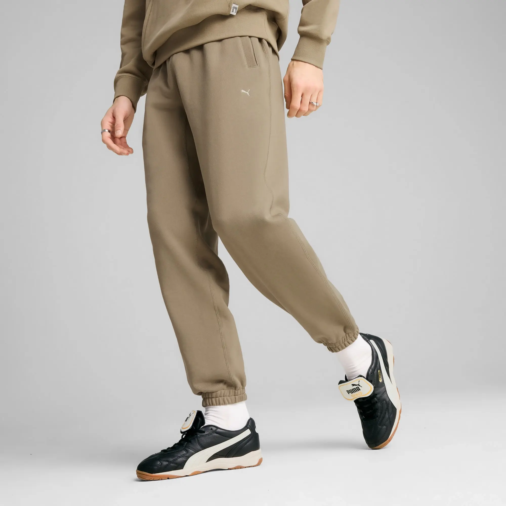 PUMA MMQ Sweatpants, Velvet Moss