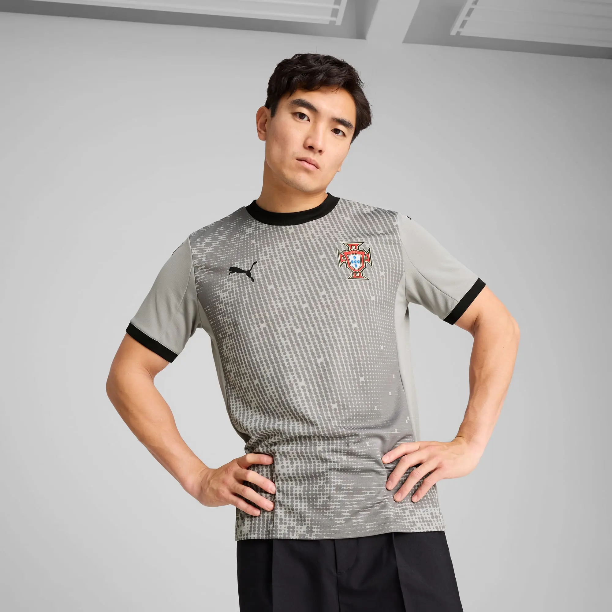 PUMA Portugal 2025 Goalkeeper Short Sleeves Jersey Men, Smokey Grey/Black