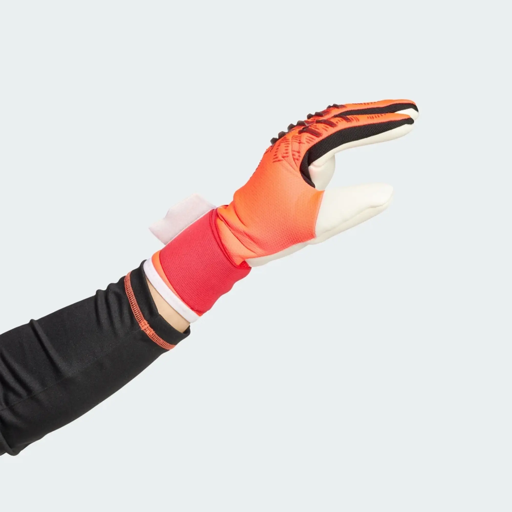 Adidas Goalkeeper Gloves Predator Competition Pure Victory - ['Red']