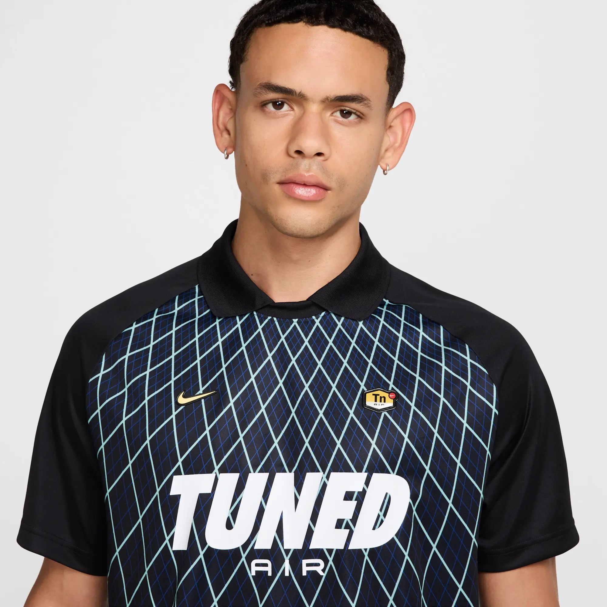 Nike Tuned Men T-Shirts - Black