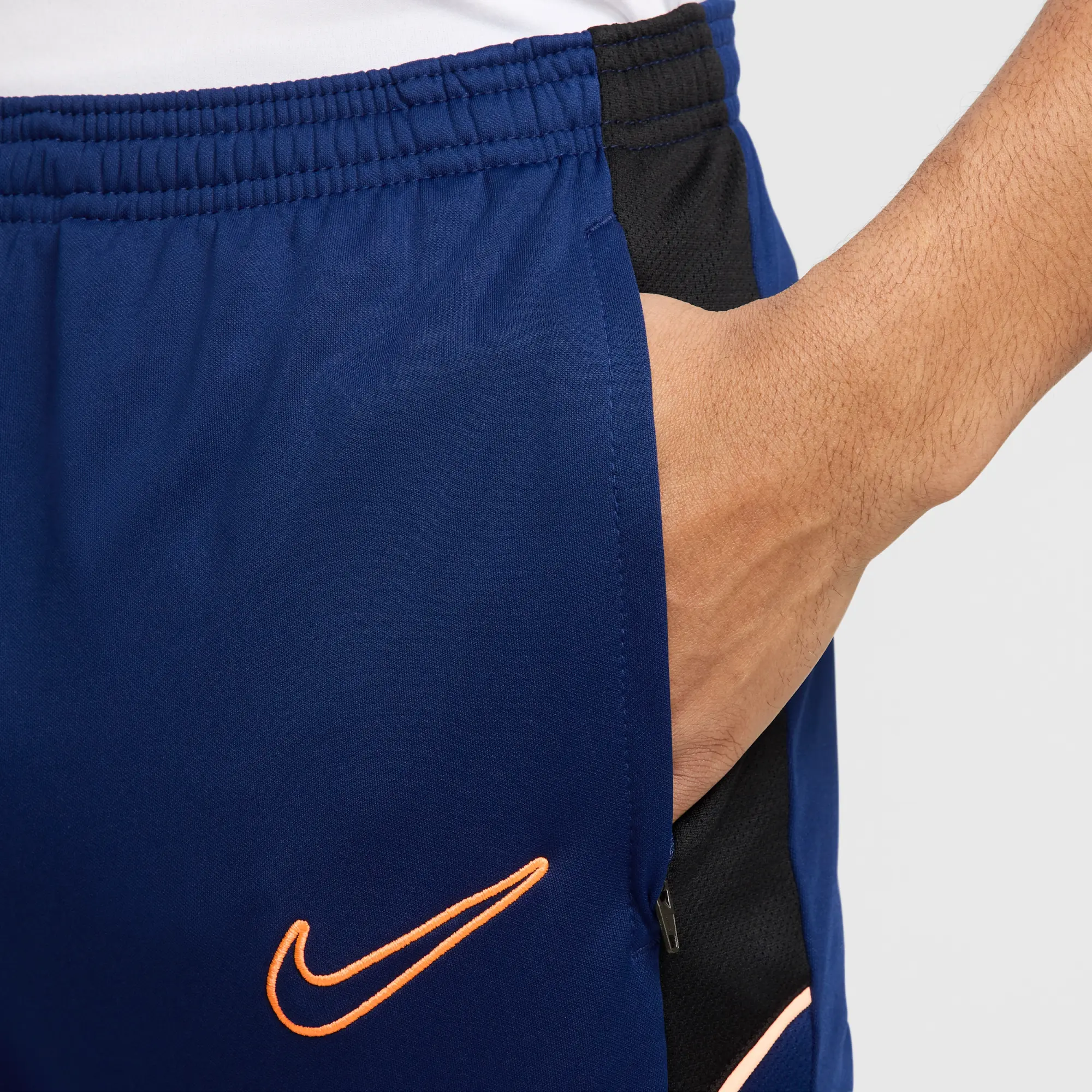 Nike Football Academy 25 Dri-Fit Trousers In Navy