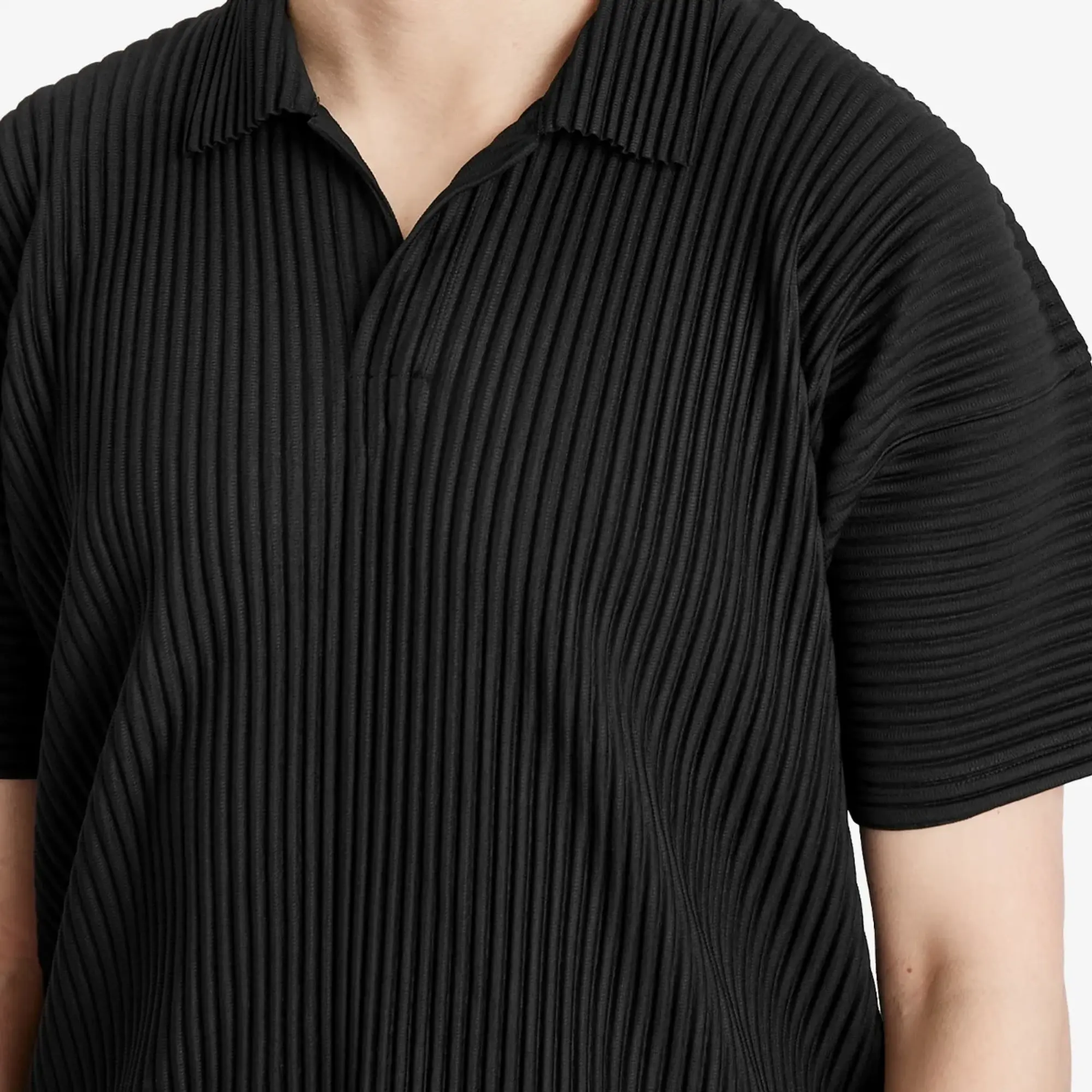 Homme Plissé Issey Miyake Men's Pleated Polo Shirt Black