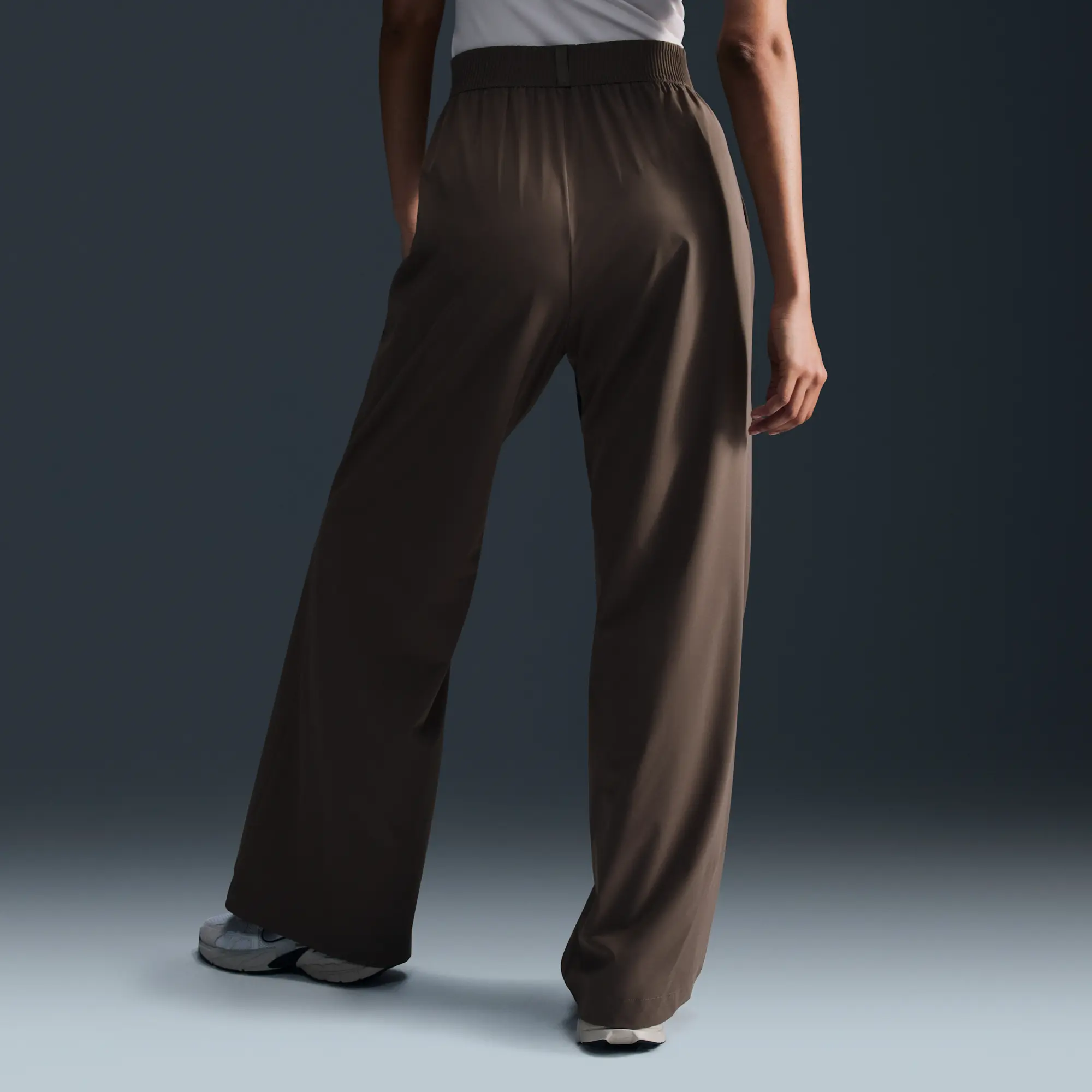 Nike 24.7 PerfectStretch Women's Dri-FIT High-Waisted Loose Wide-Leg Trousers - Brown - Polyester/Elastane