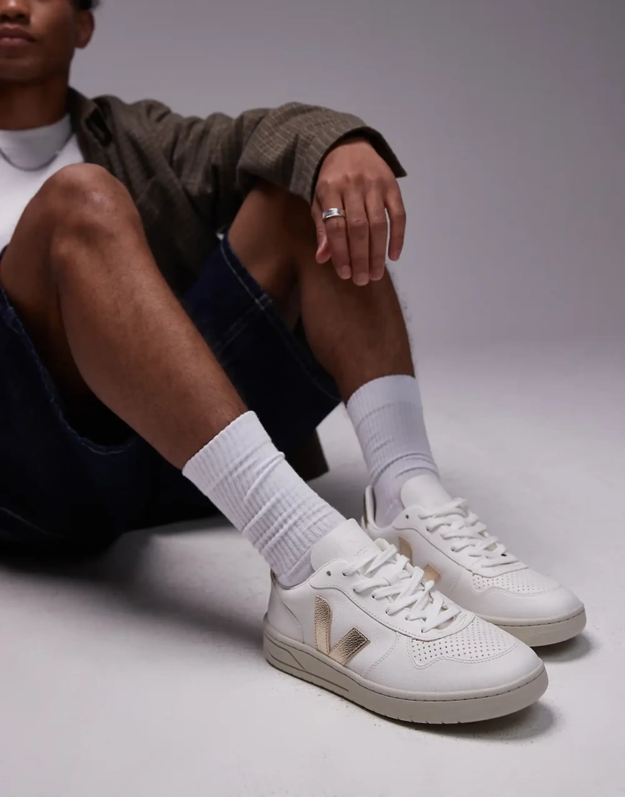 Veja V-10 CHFREE