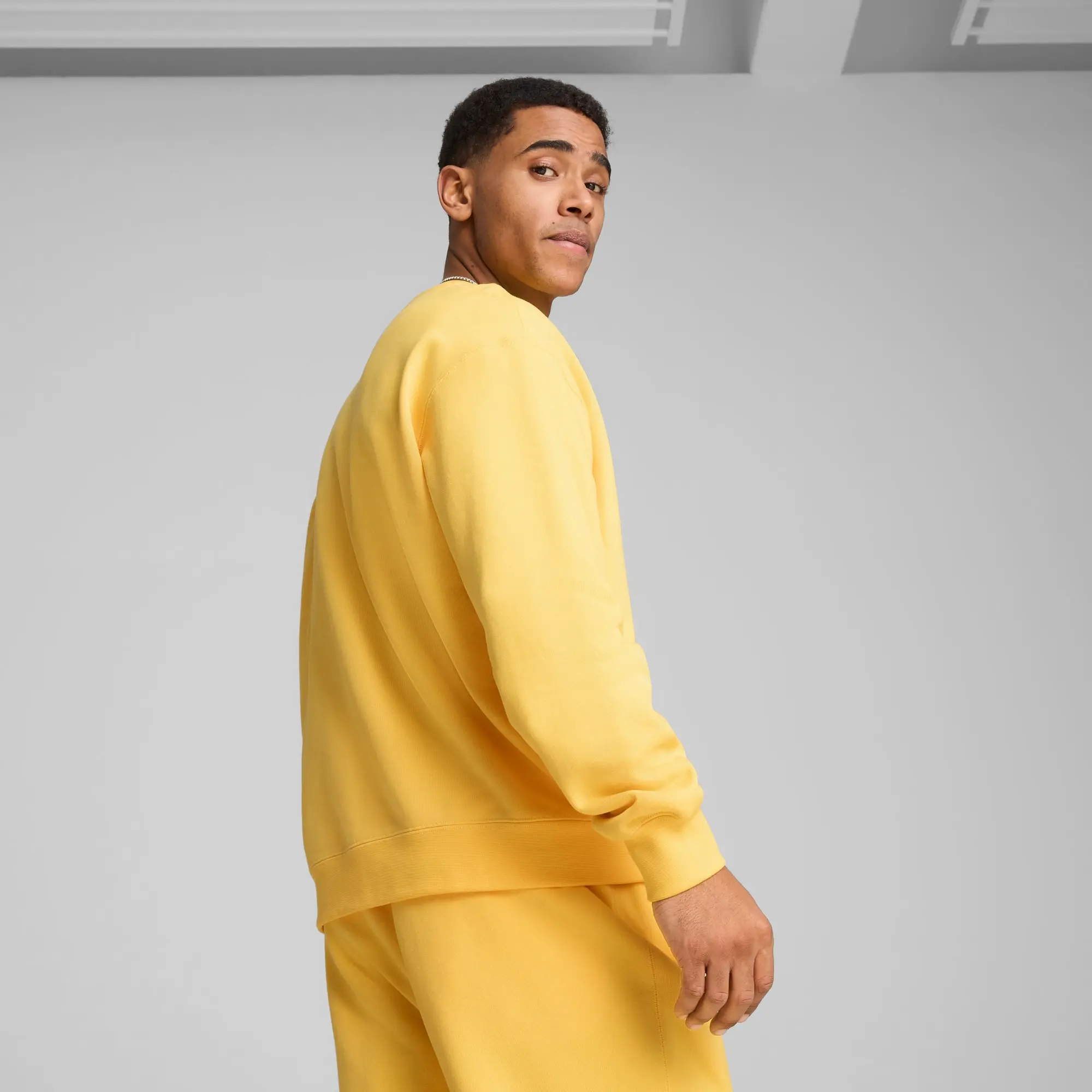 PUMA MMQ Graphic Crew Shirt Men, Sunny Yellow