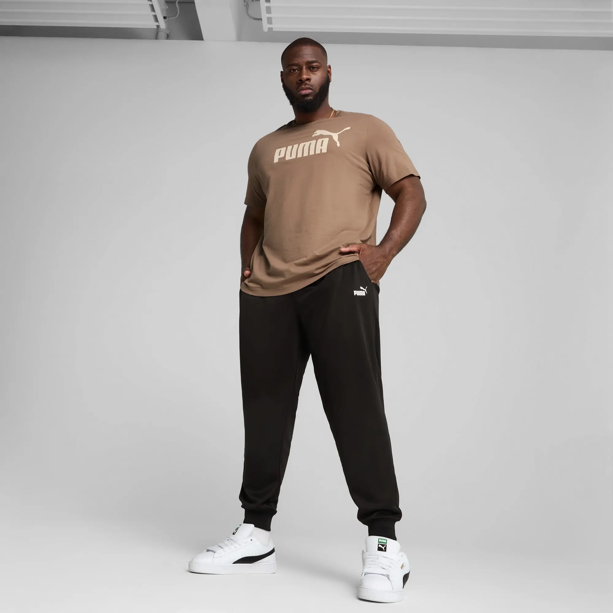 PUMA Ess No. 1 Logo T-Shirt Men, Totally Taupe