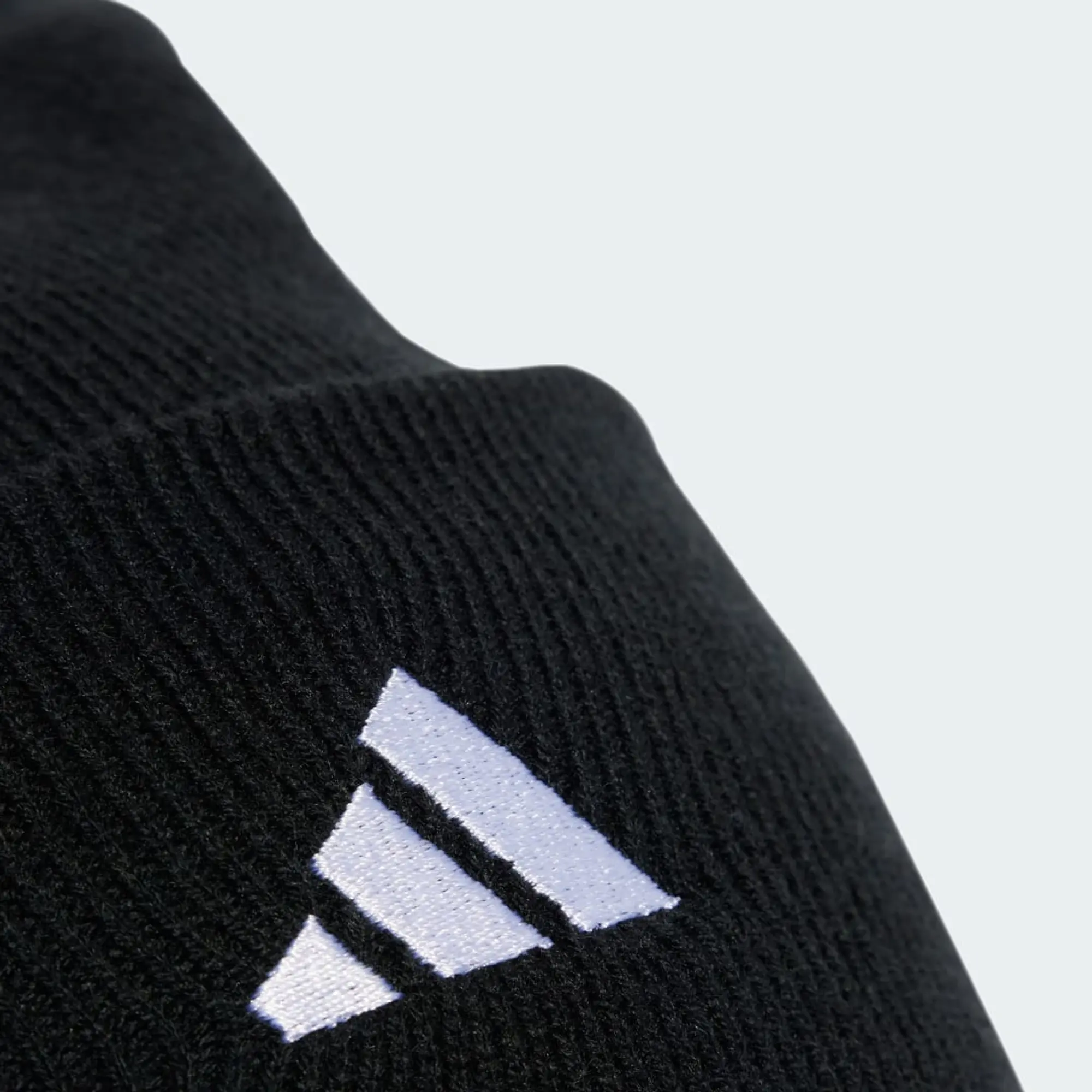 adidas MERCEDES - AMG PETRONAS FORMULA ONE TEAM CUFF BEANIE