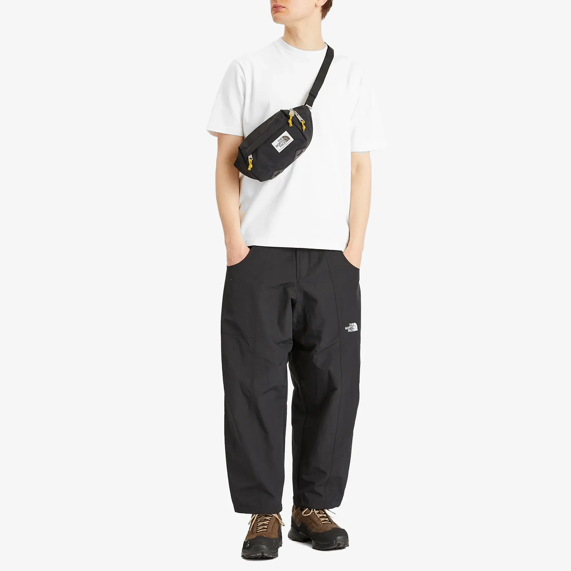 The North Face Men's Berkeley Lumbar Bag Tnf Black/Mineral Gold