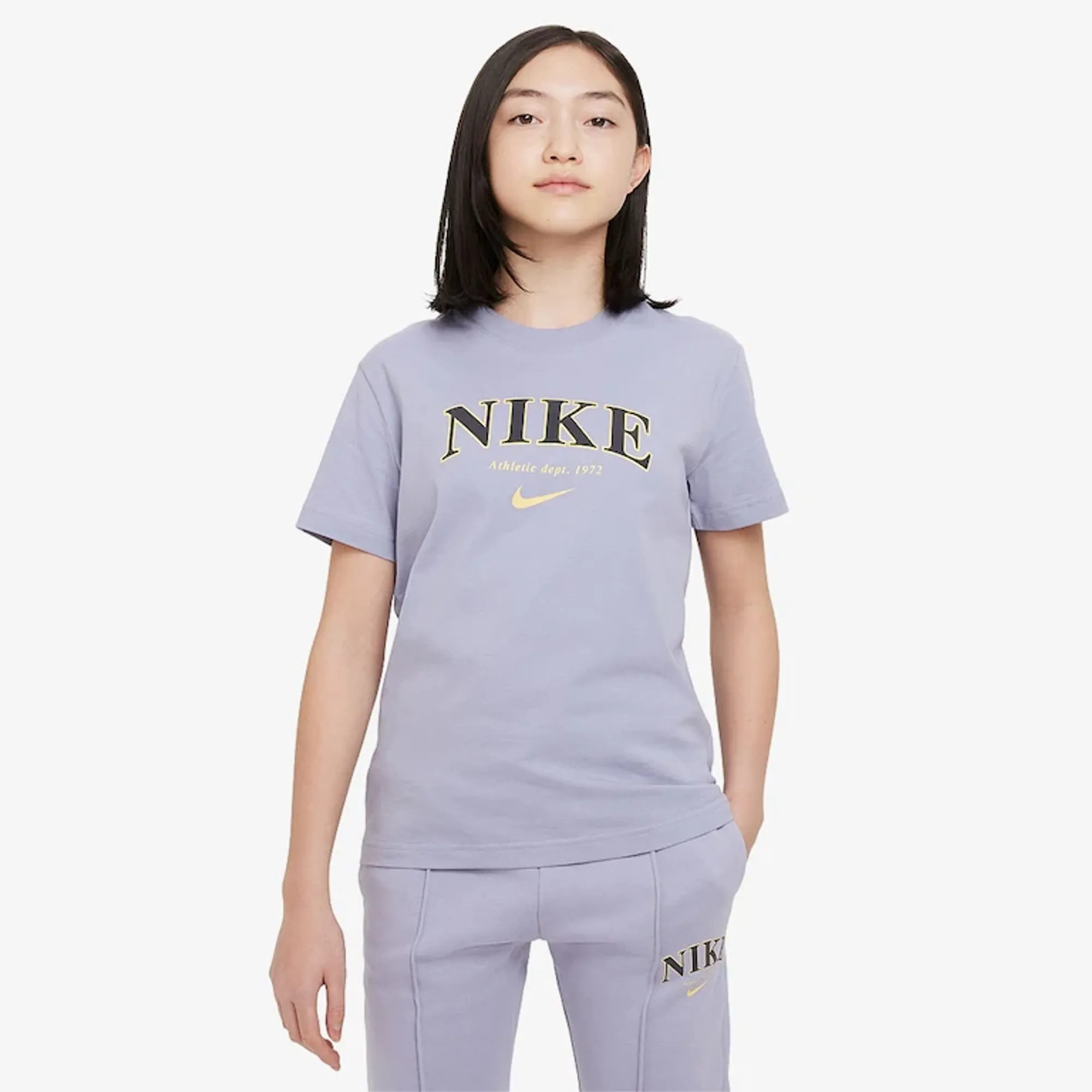 Nike Sportswear Older Girls T Shirt 8 15Y