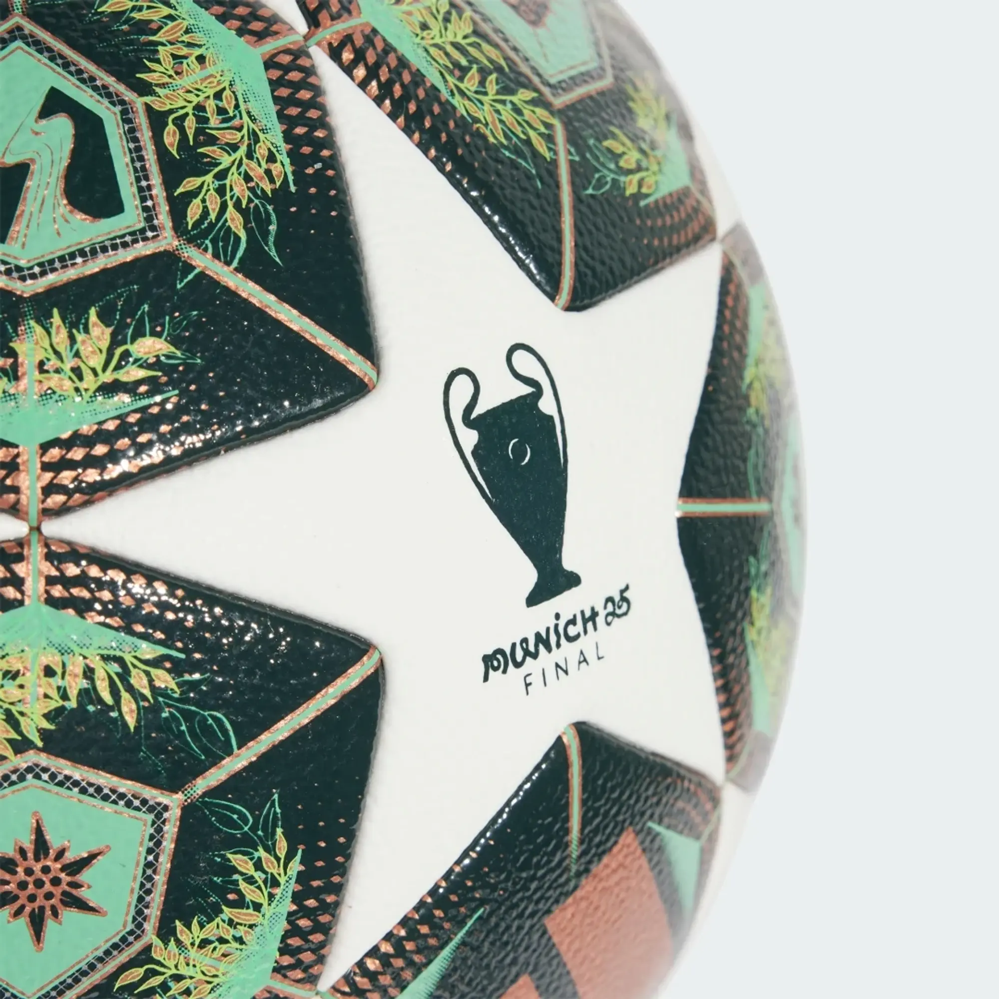 Adidas Football Champions League Final 2024/25 Munich Competition - ['White', 'Green']