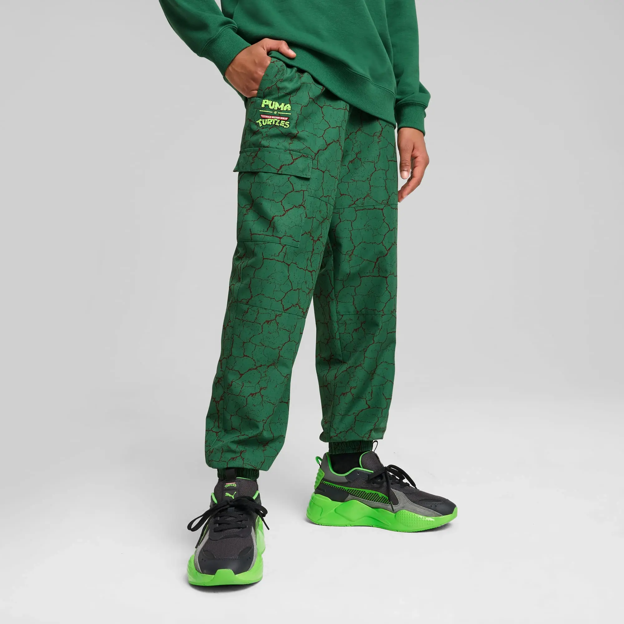 PUMA x Tmnt Relaxed Woven Cargo Pants Youth, Vine