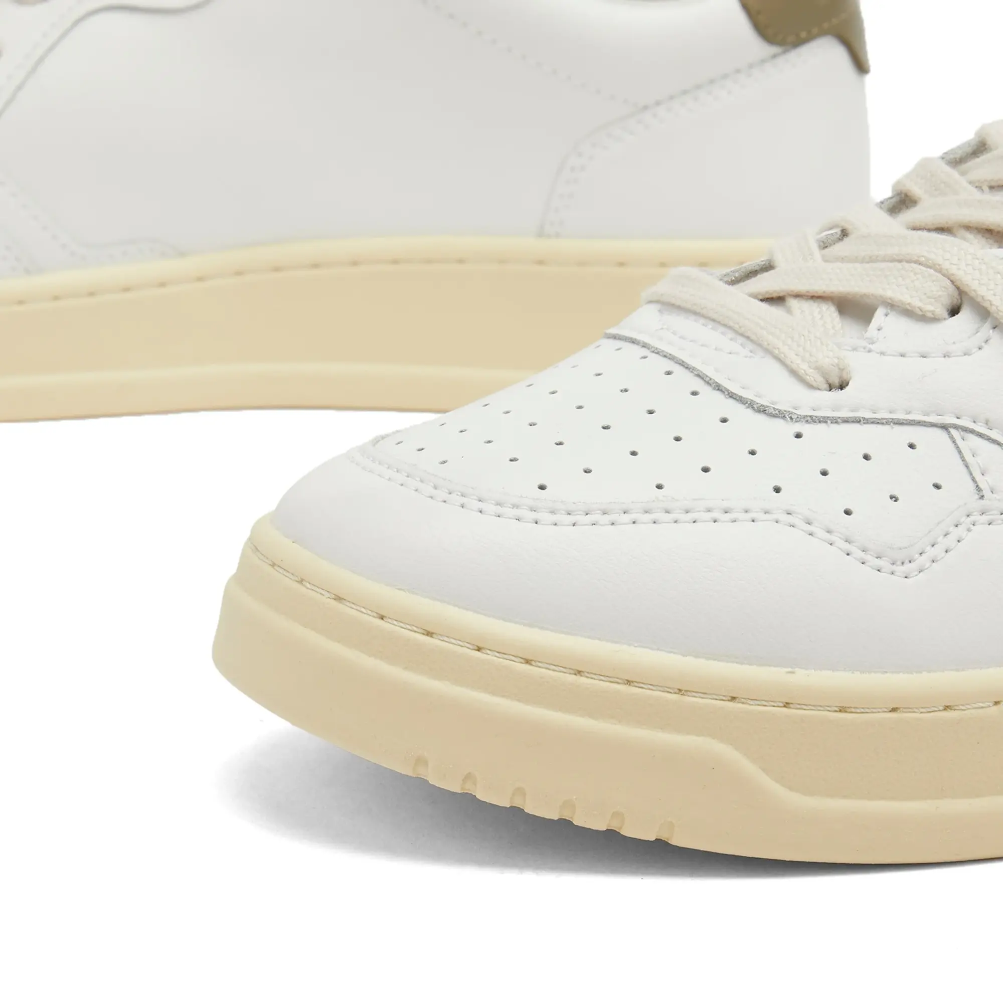 Autry Men's Medalist Low Leather Sneaker Leat Wht/Cvrt Gr