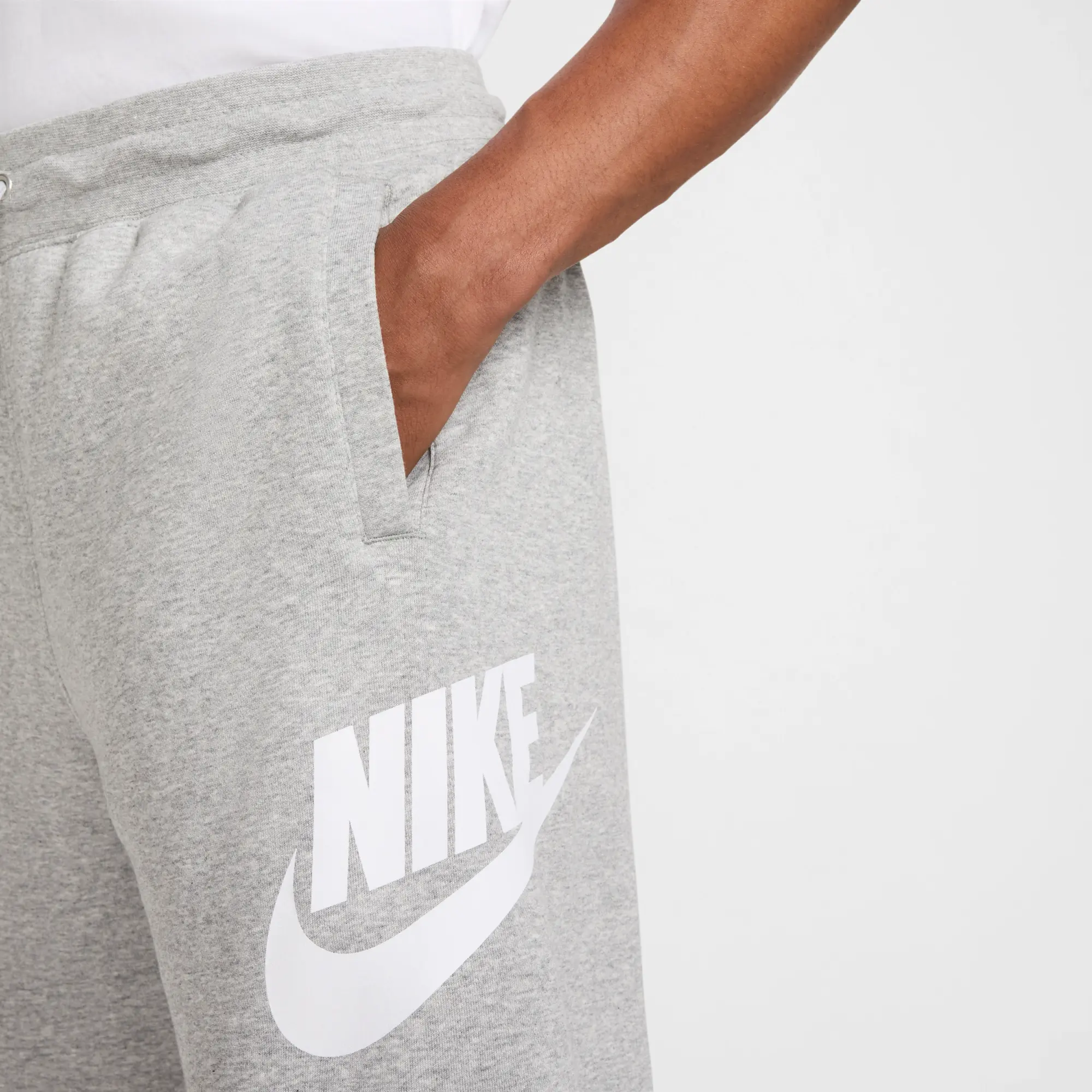 Nike Club Alumni Men Shorts - Grey