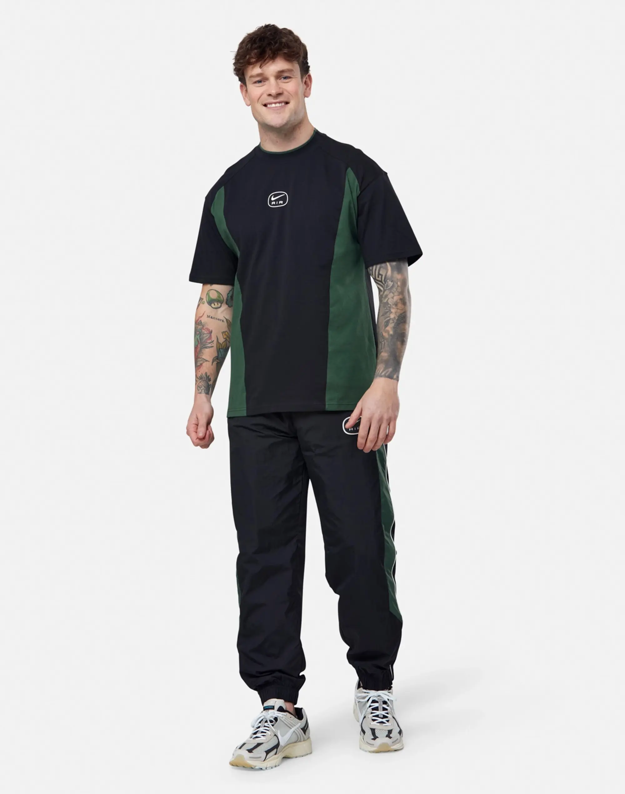 Men's Nike Swoosh Air T-Shirt in Black