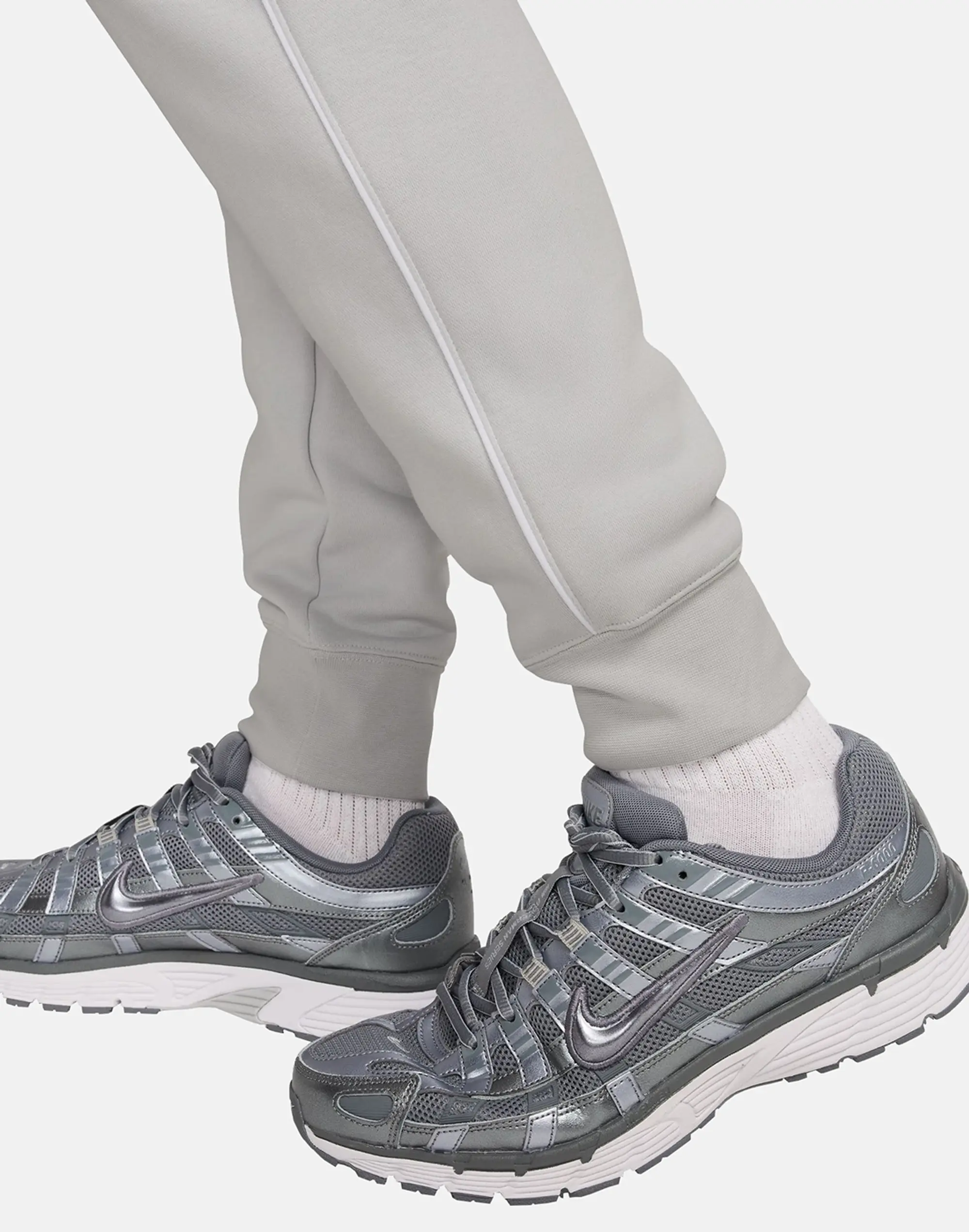 Men's Nike Swoosh Air Cargo Fleece Pants in Grey/White
