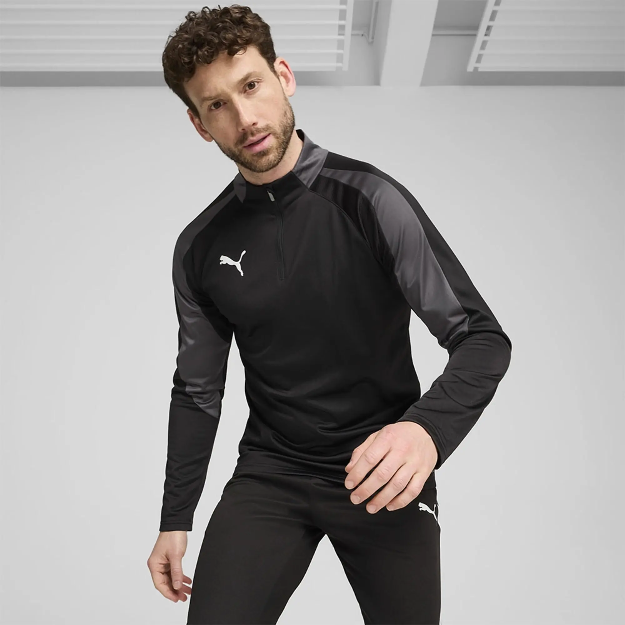 Individualliga 1/4 Zip Top Puma Black-Shadow Gray - ['Black']