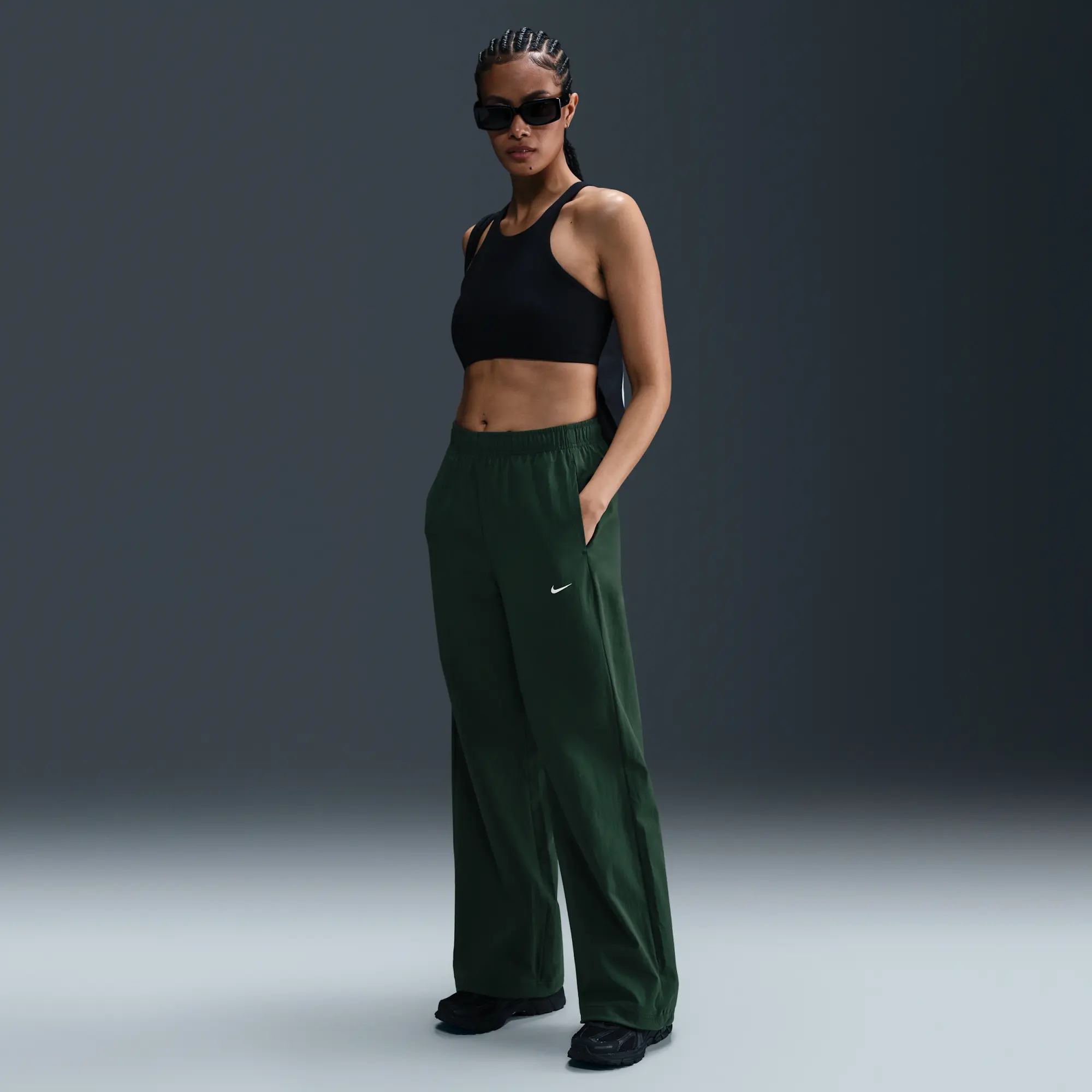 Nike Sportswear Women's Woven Trousers - Green