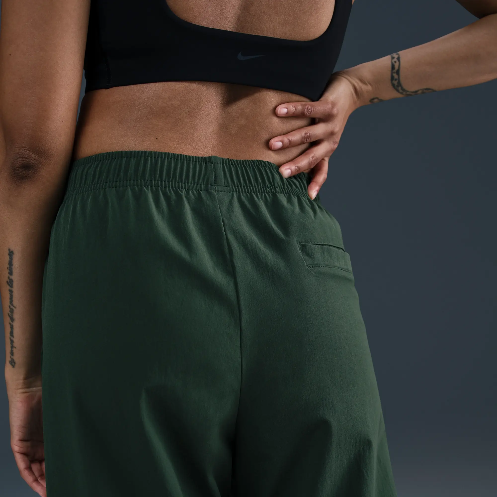 Nike Sportswear Women's Woven Trousers - Green