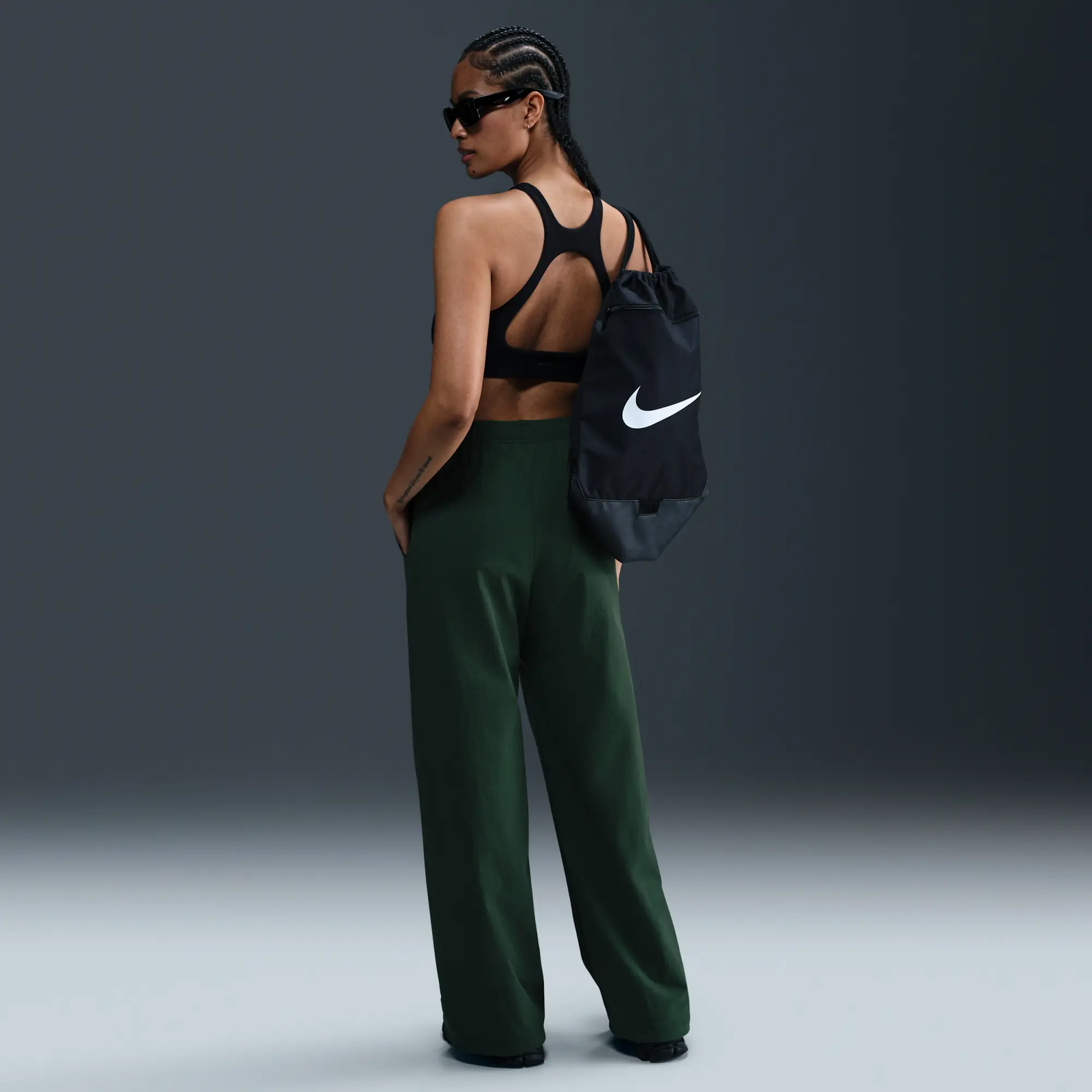Nike Sportswear Women's Woven Trousers - Green