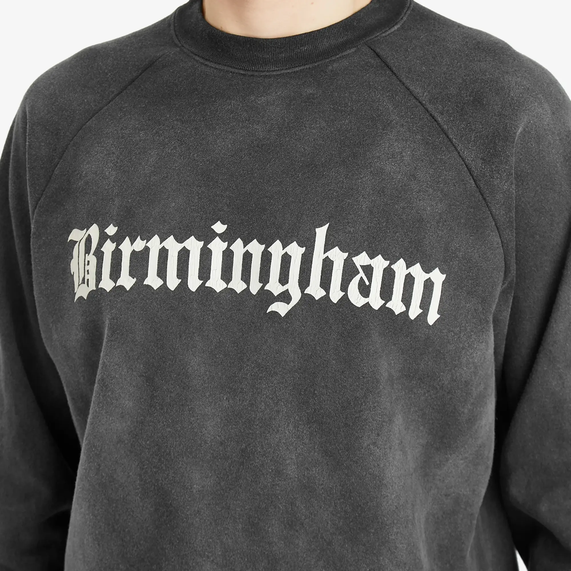 BEAMS Men's Faded Print Raglan Sweat Black