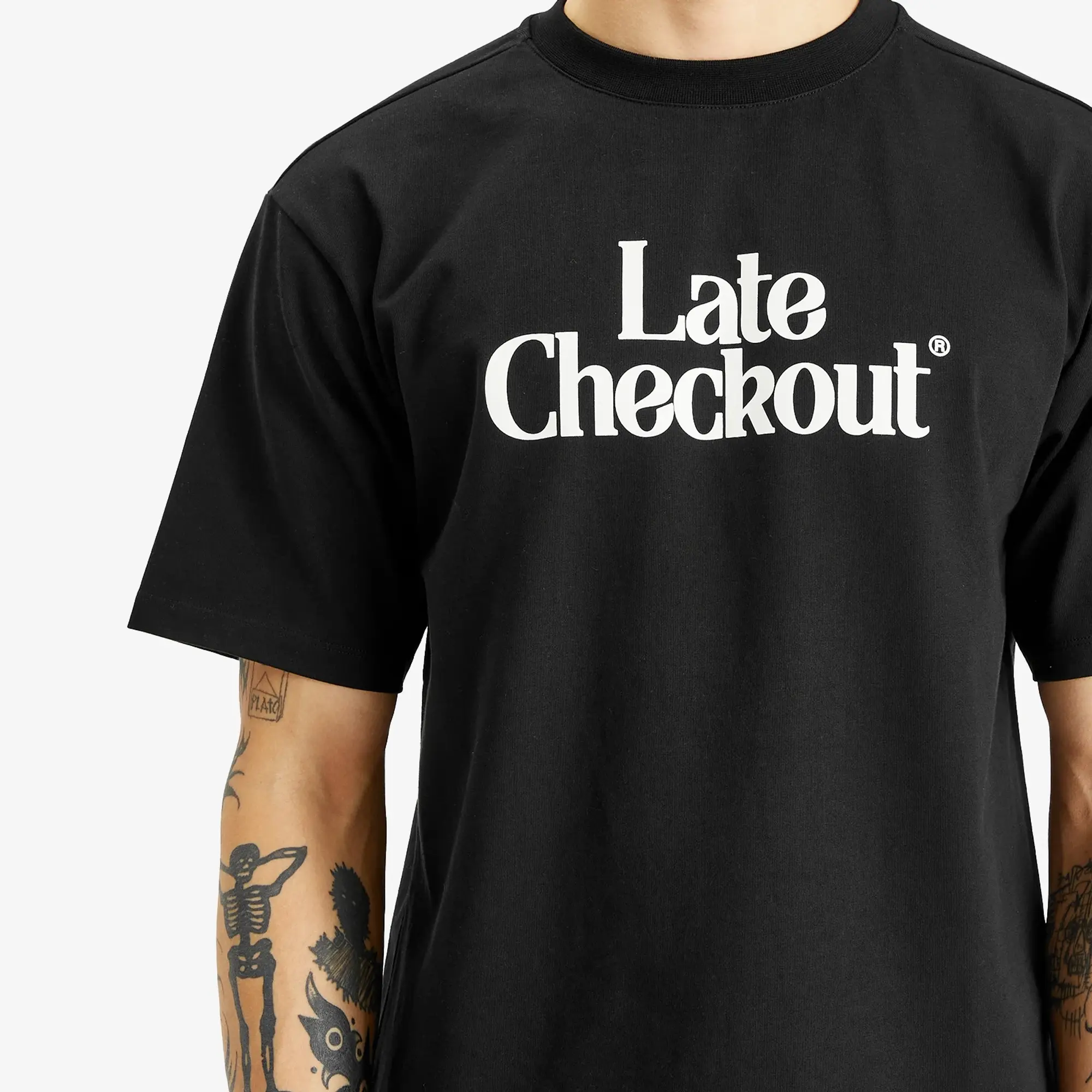 Late Checkout Men's Logo T-Shirt Black