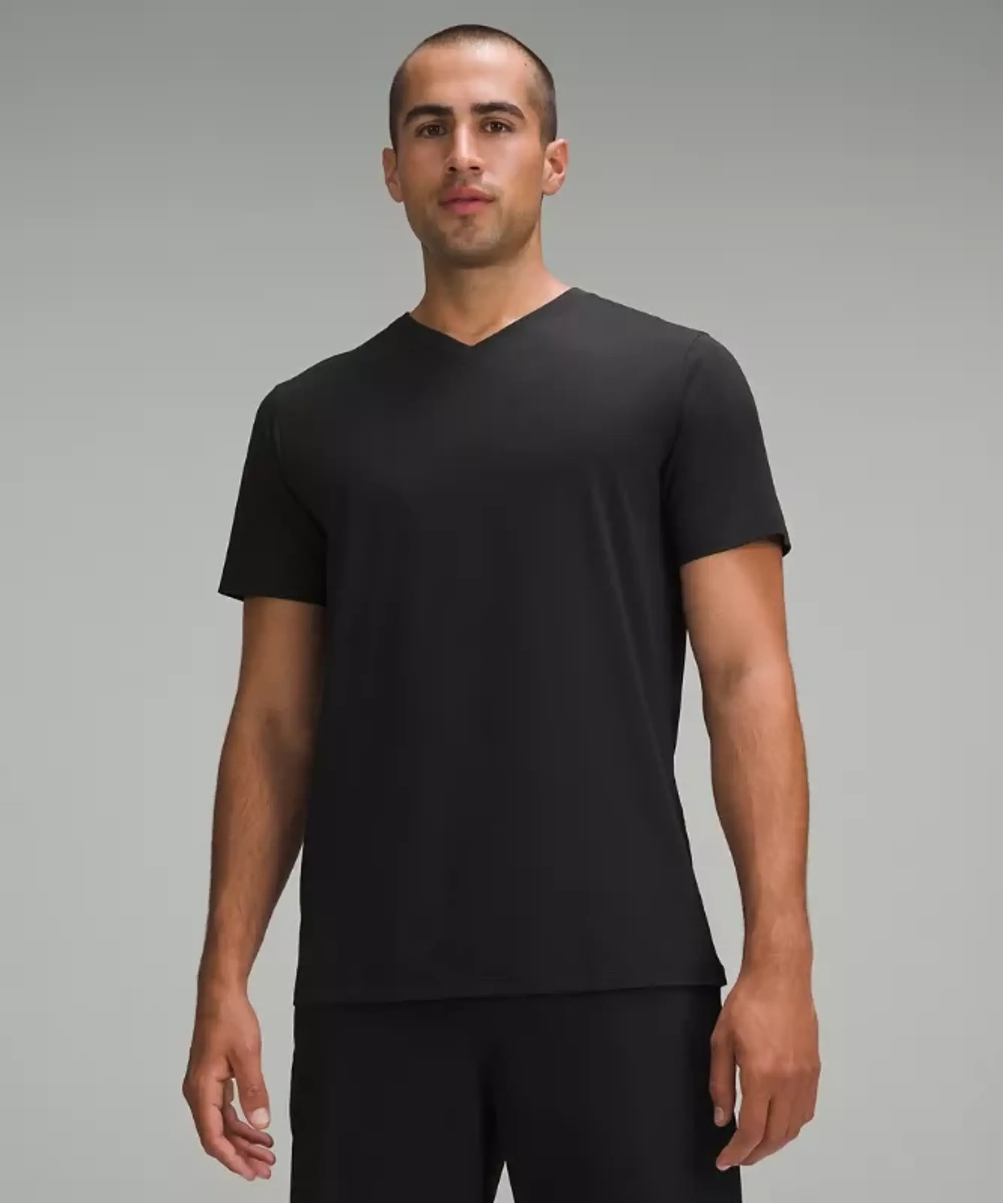 lululemon IE lululemon – Men's Fundamental V-Neck T-Shirt – Color Black – Size XS