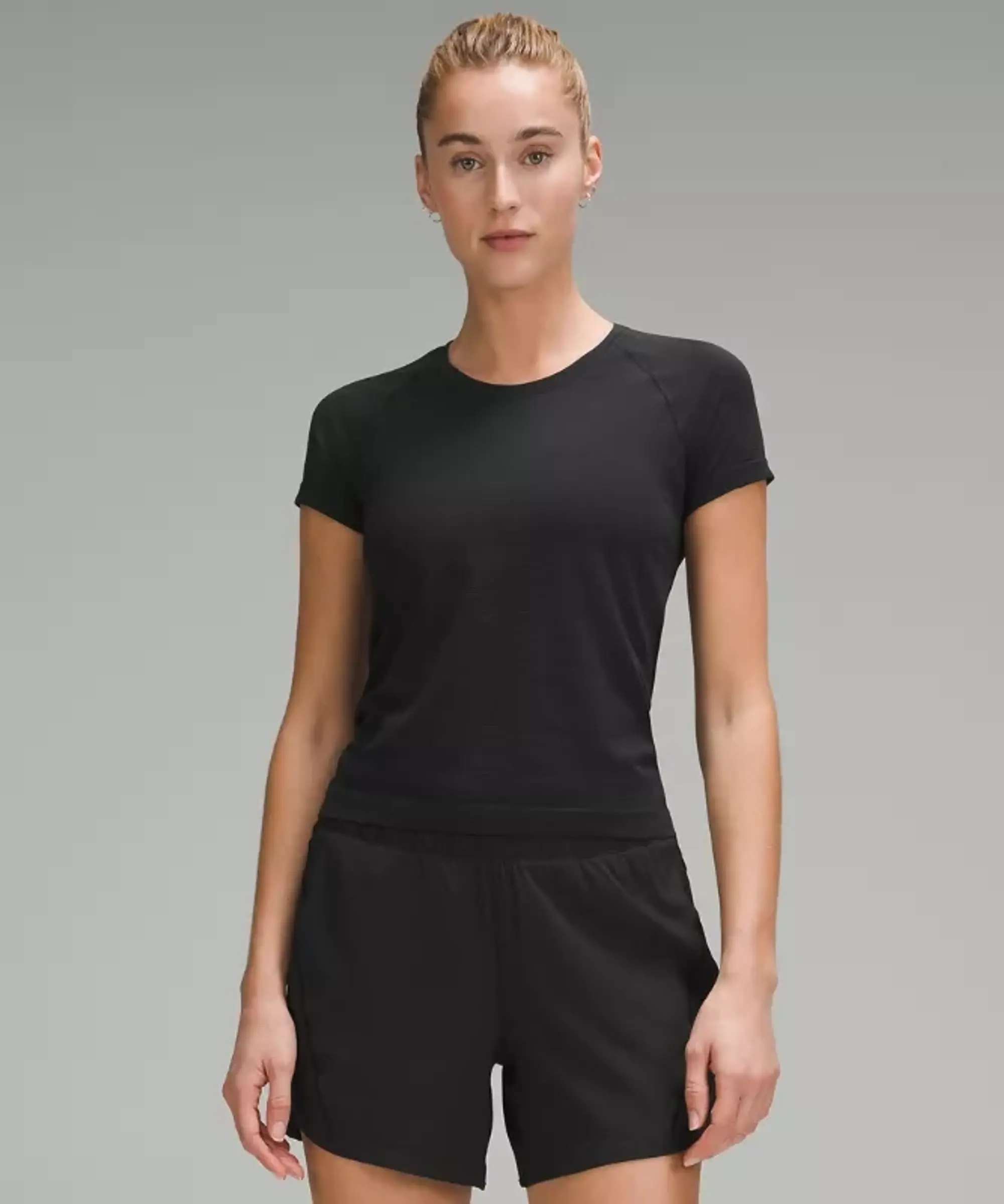 lululemon IE lululemon – Women's Swiftly Tech Short-Sleeve Shirt 2.0 Waist Length – Color Black – Size 8