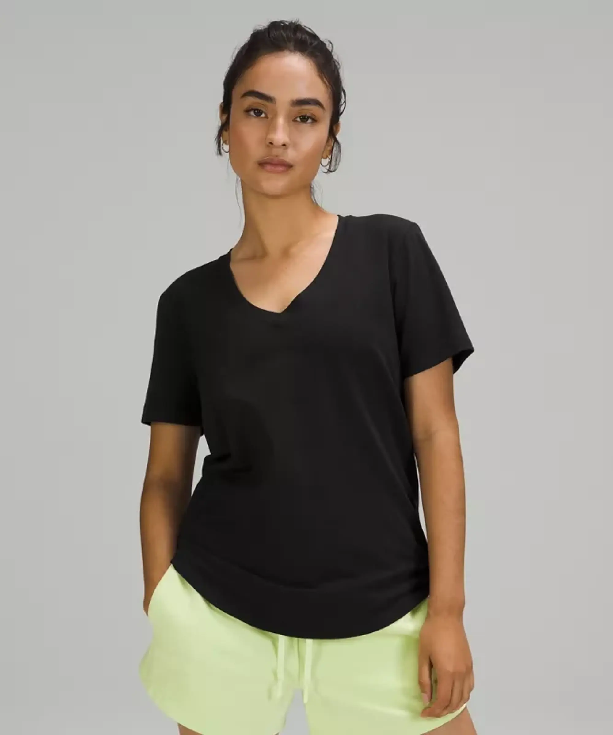 lululemon IE lululemon – Women's Love V-Neck T-Shirt – Color Black – Size 6