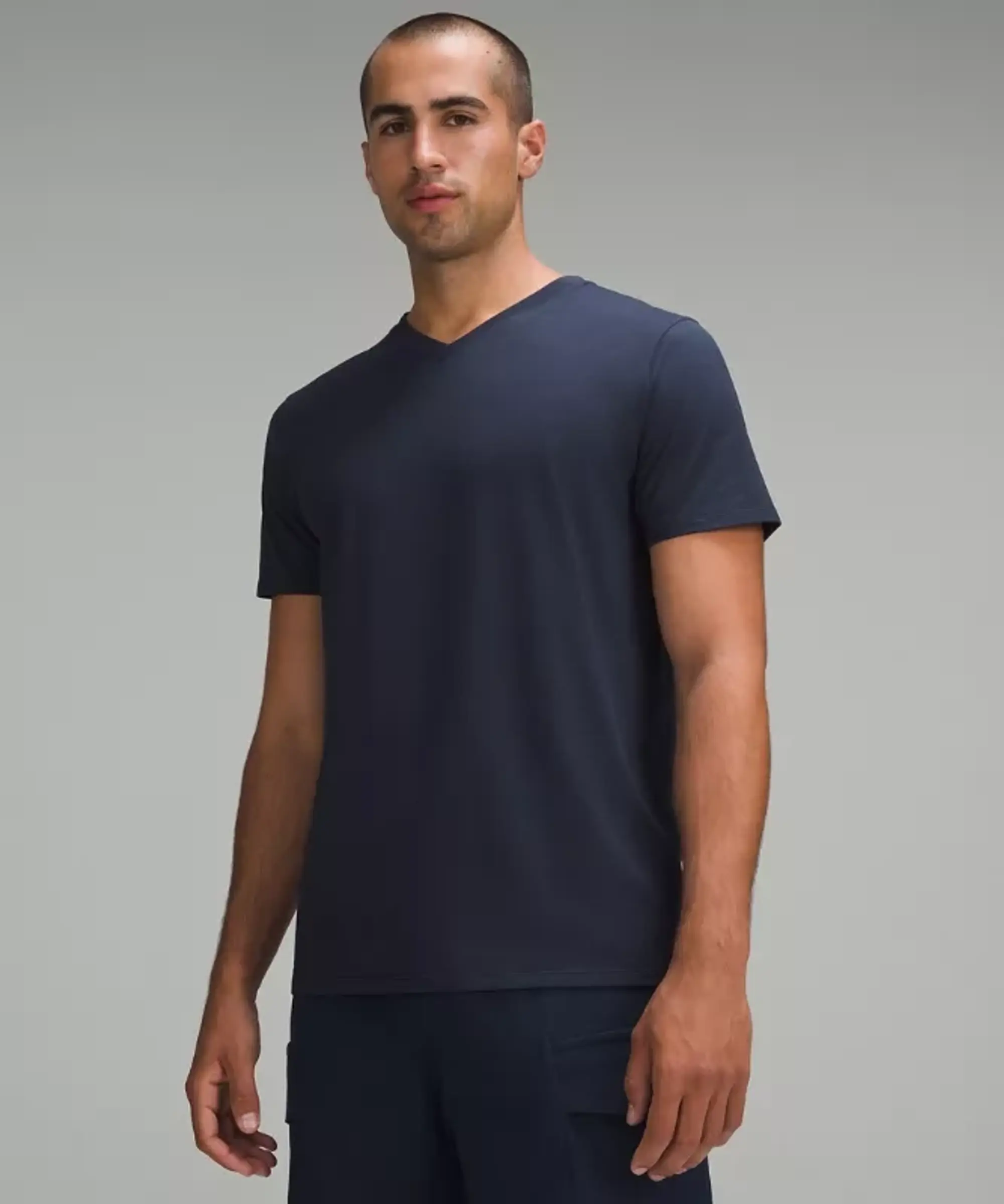 lululemon IE lululemon – Men's Fundamental V-Neck T-Shirt – Color Blue – Size XS