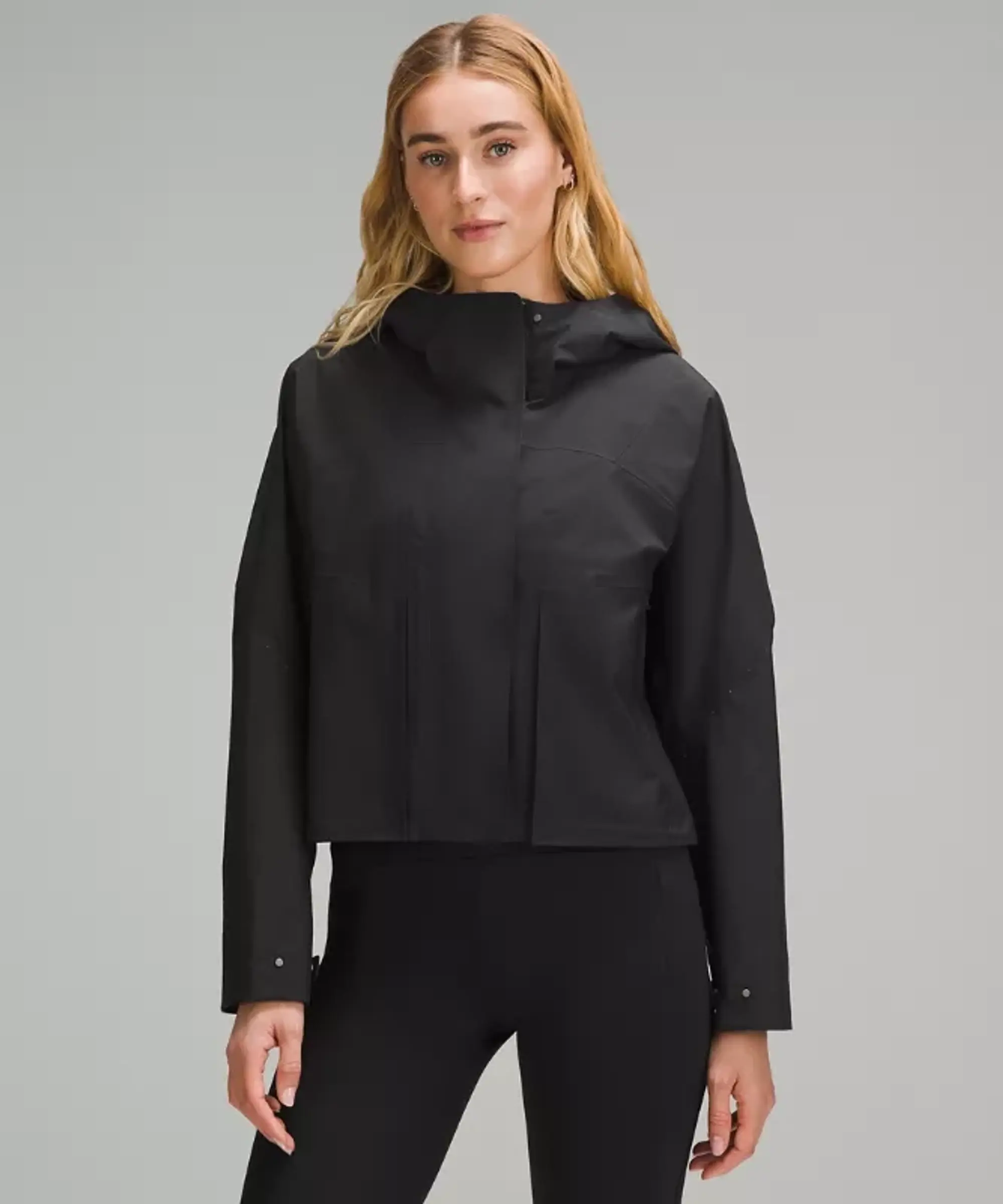 lululemon IE lululemon – Women's Rain Chaser Jacket – Color Black – Size 8