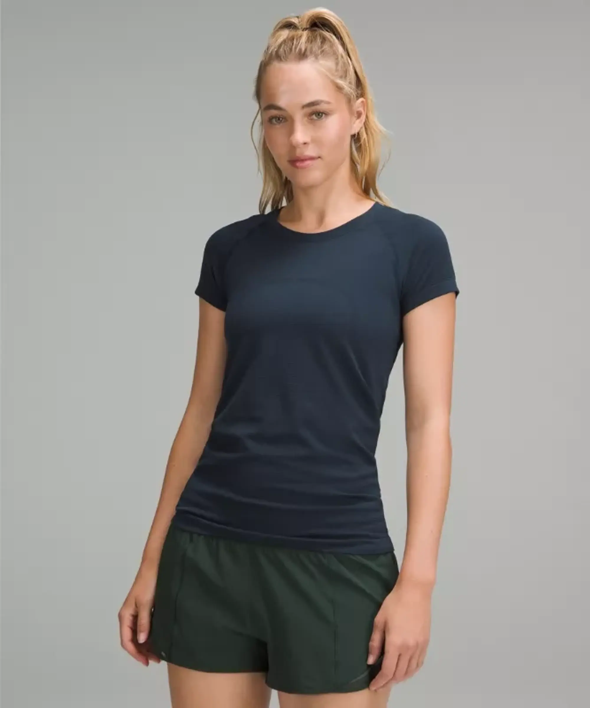 lululemon IE lululemon – Women's Swiftly Tech Short-Sleeve Shirt 2.0 Hip Length – Color Blue – Size 8