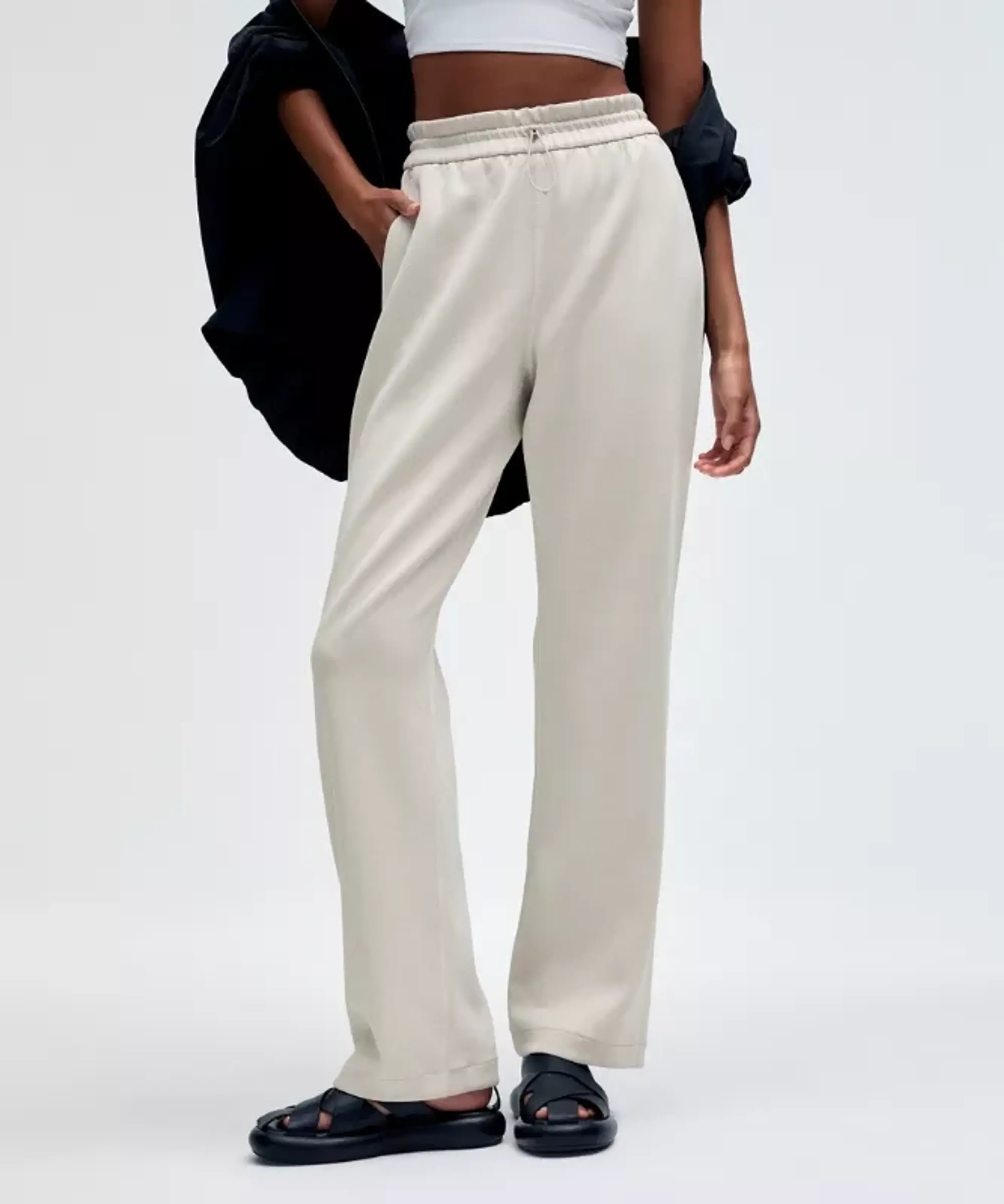 lululemon IE lululemon – Women's Softstreme High-Rise Pants Short – Color White – Size 14