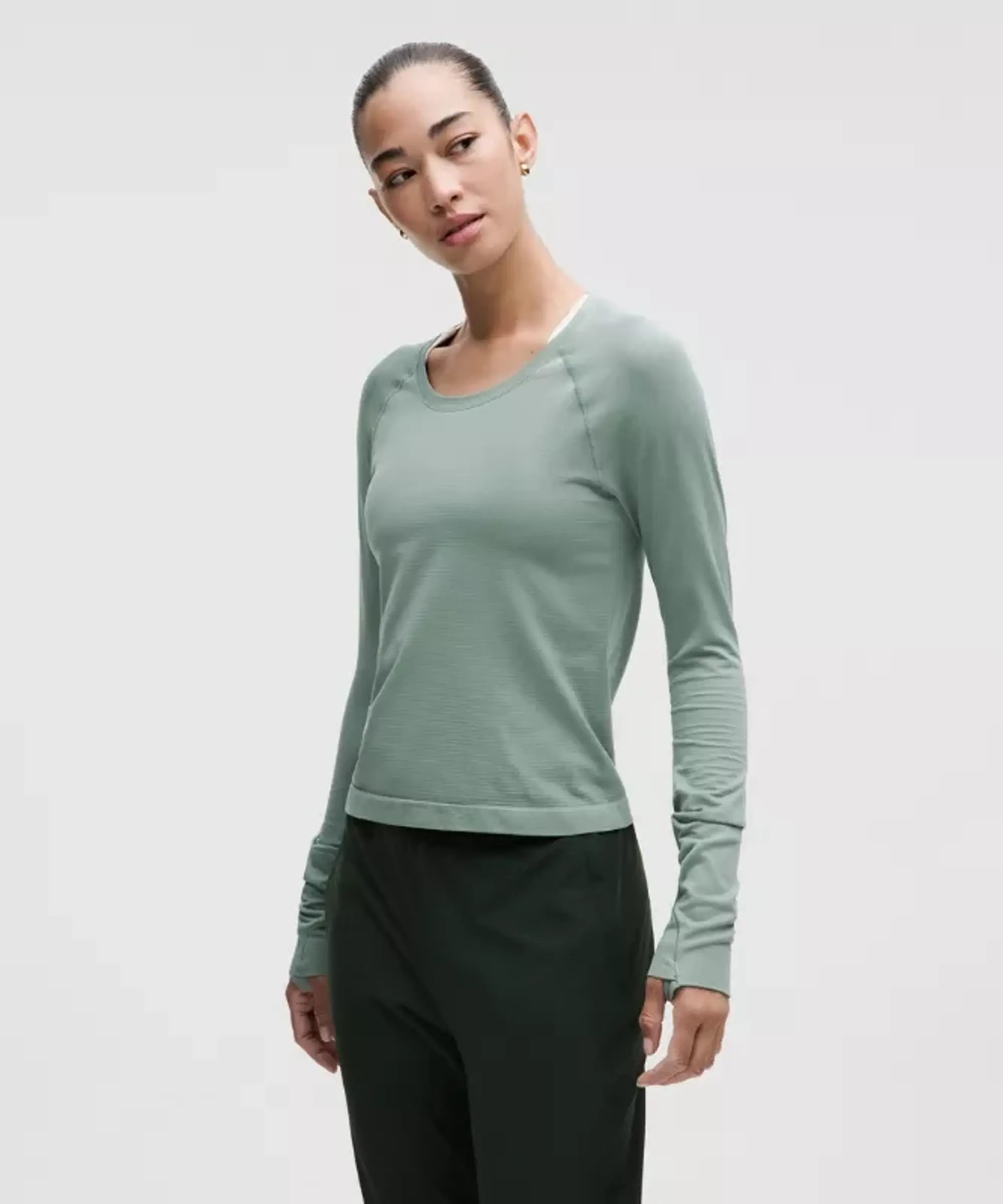lululemon IE lululemon – Women's Swiftly Tech Long-Sleeve Shirt 2.0 Waist Length – Color Blue – Size 8