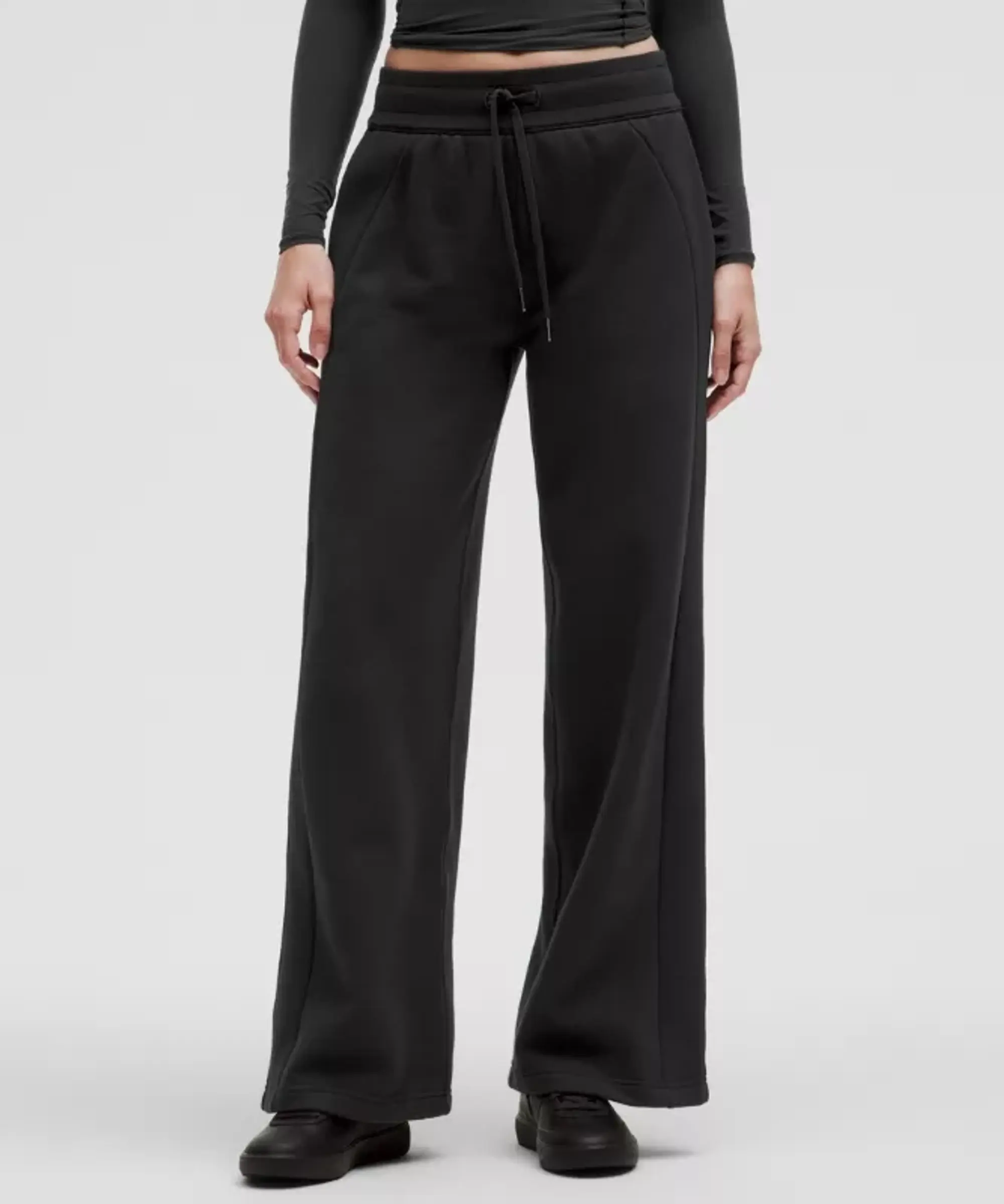 lululemon IE lululemon – Women's Scuba Mid-Rise Wide-Leg Pants Short – Color Black – Size 3XS