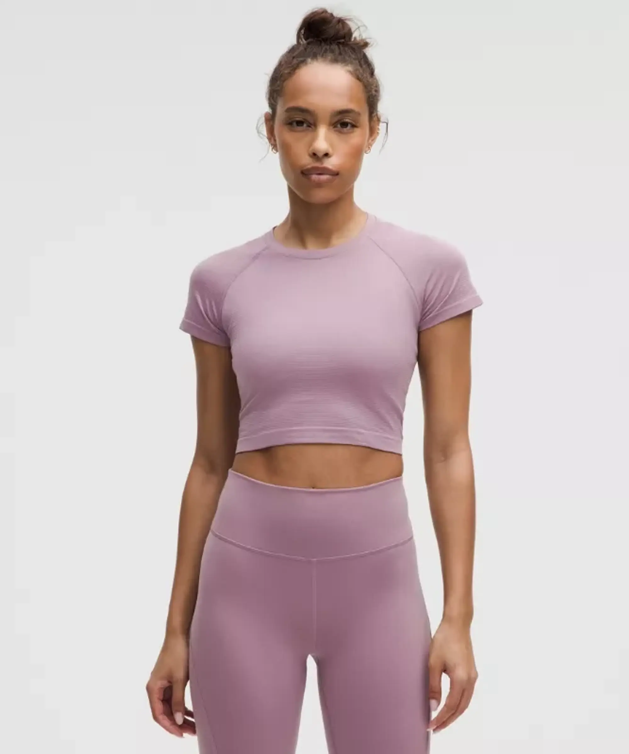 lululemon IE lululemon – Women's Swiftly Tech Cropped Short-Sleeve Shirt 2.0 – Color Purple – Size 8