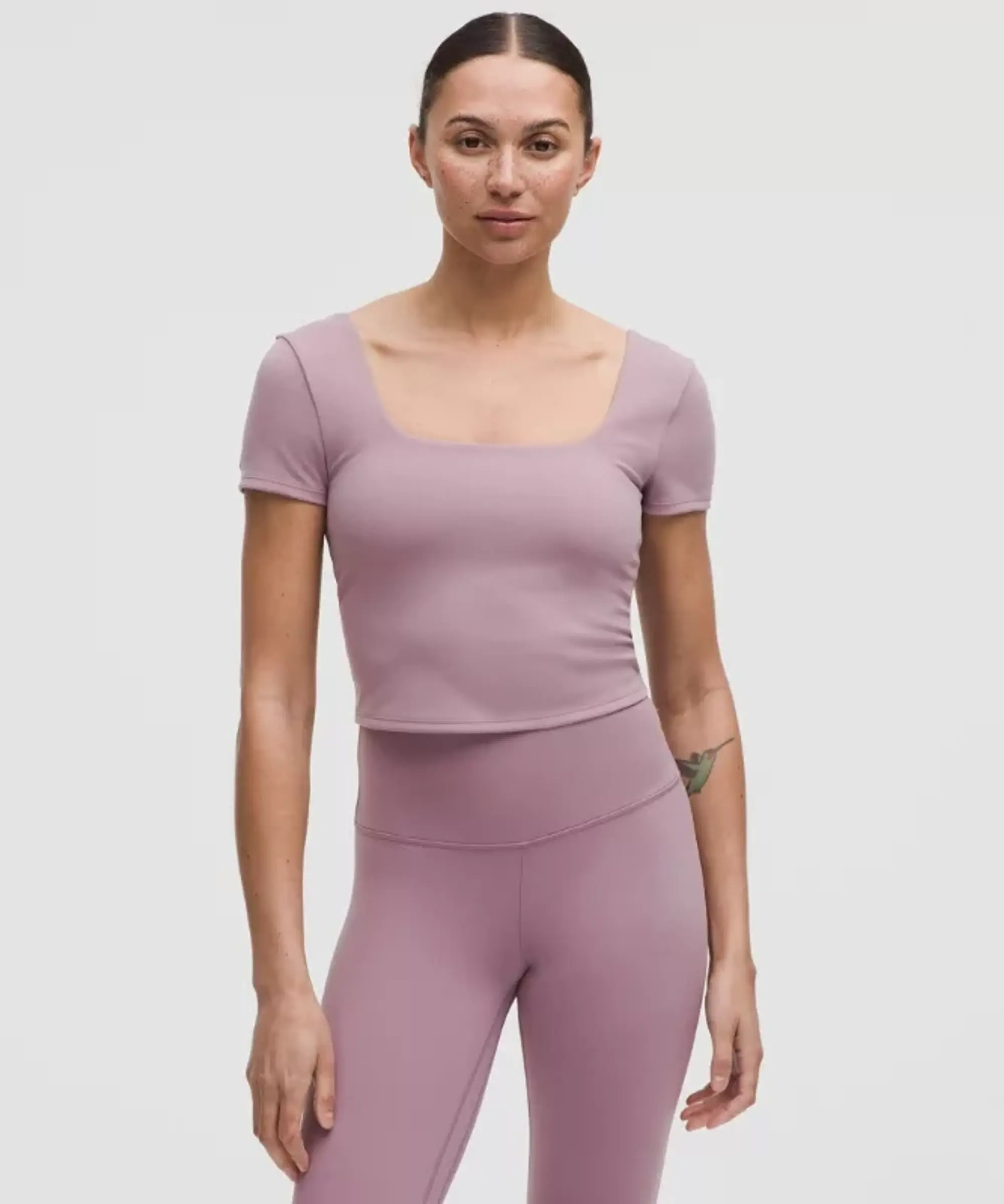 lululemon IE lululemon – Women's Wunder Under SmoothCover Square-Neck T-Shirt – Color Purple – Size 8