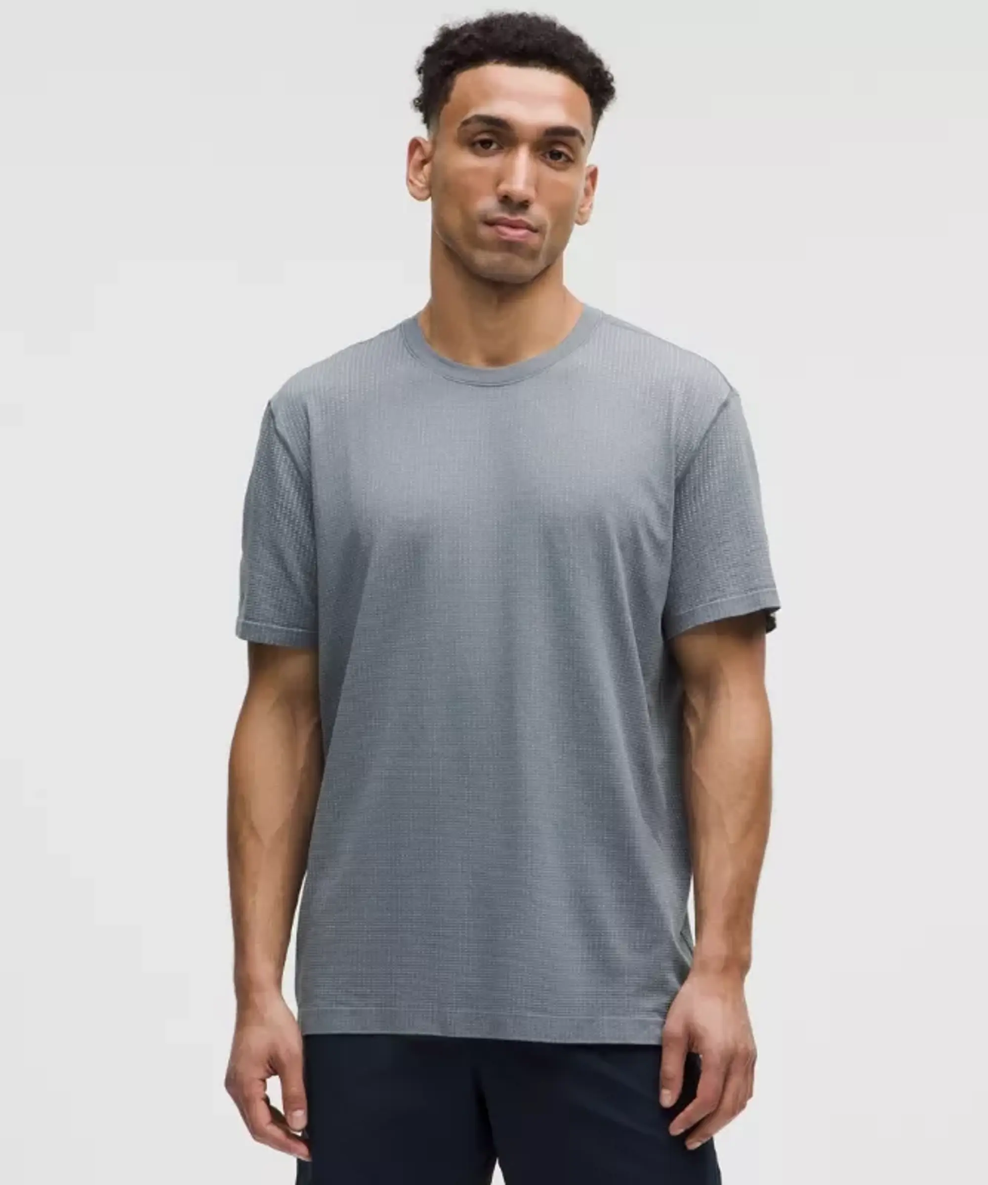 lululemon IE lululemon – Men's Metal Vent Tech Relaxed-Fit Short-Sleeve Shirt – Color Grey – Size 2XL