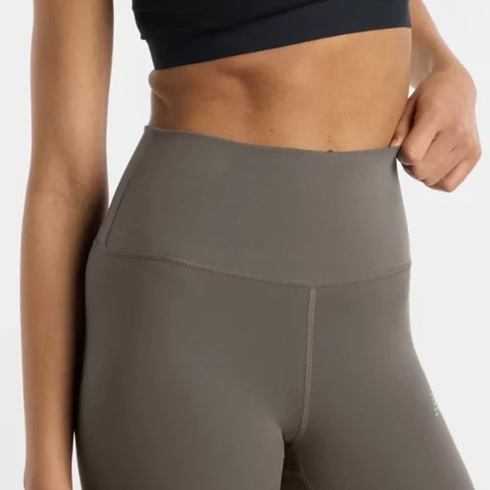 New Balance Women's NB Harmony High Rise Legging 27 in Brown Poly Knit