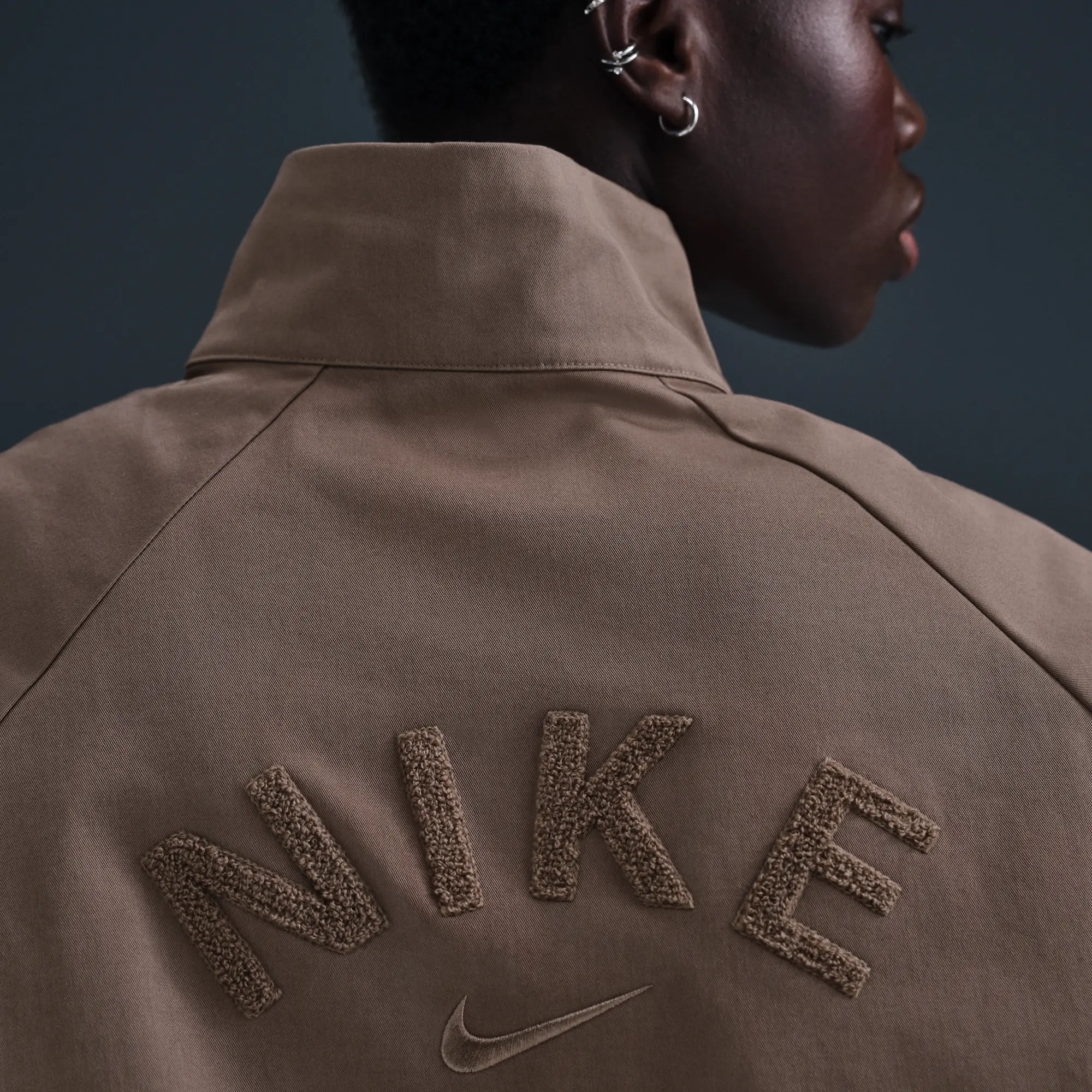Nike Sportswear Collection Women's Oversized Twill 1/4-Zip Top - Brown - Cotton/Polyester/Elastane