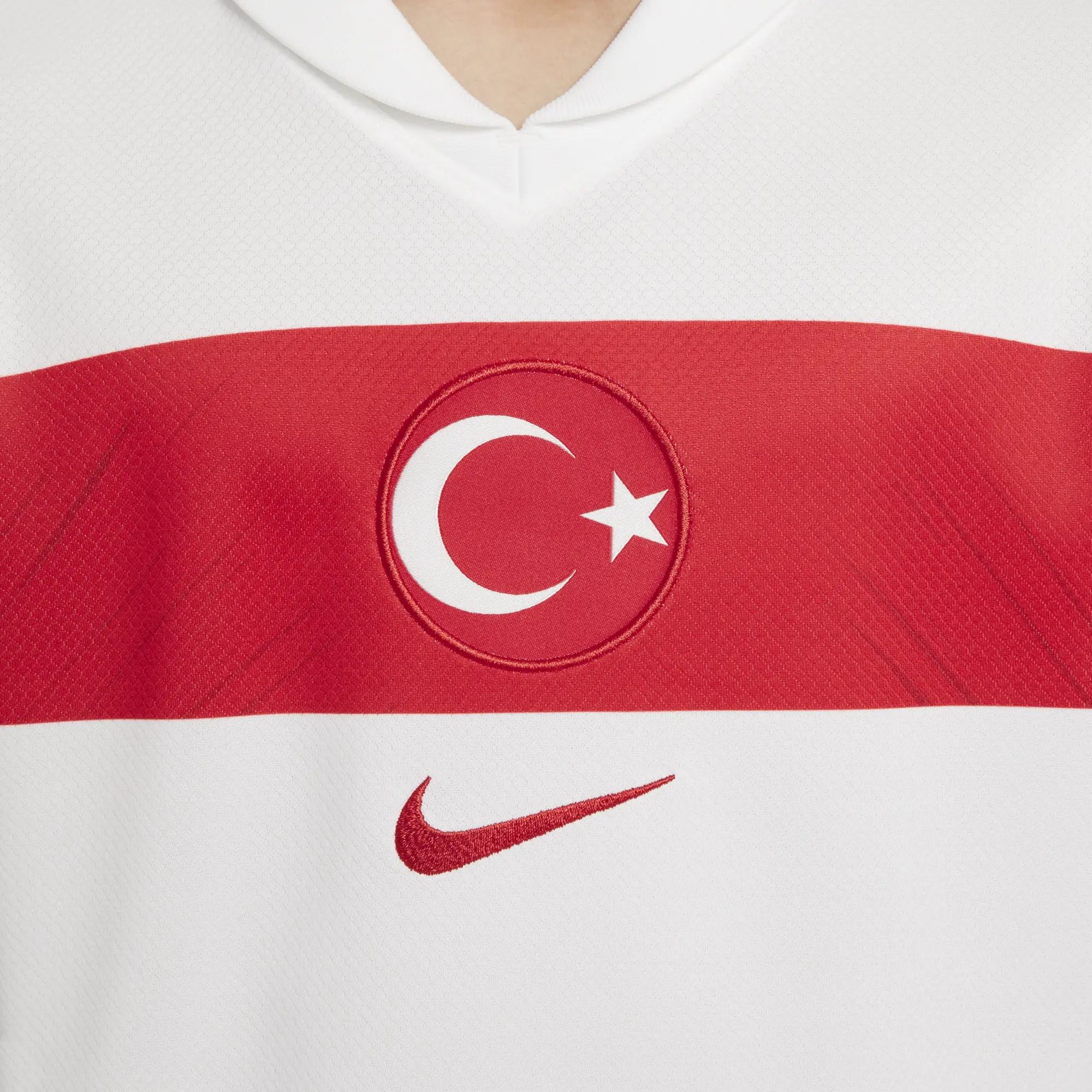 Türkiye 2024/25 Stadium Home Older Kids' Nike Dri-FIT Football Replica Shirt - White - Polyester