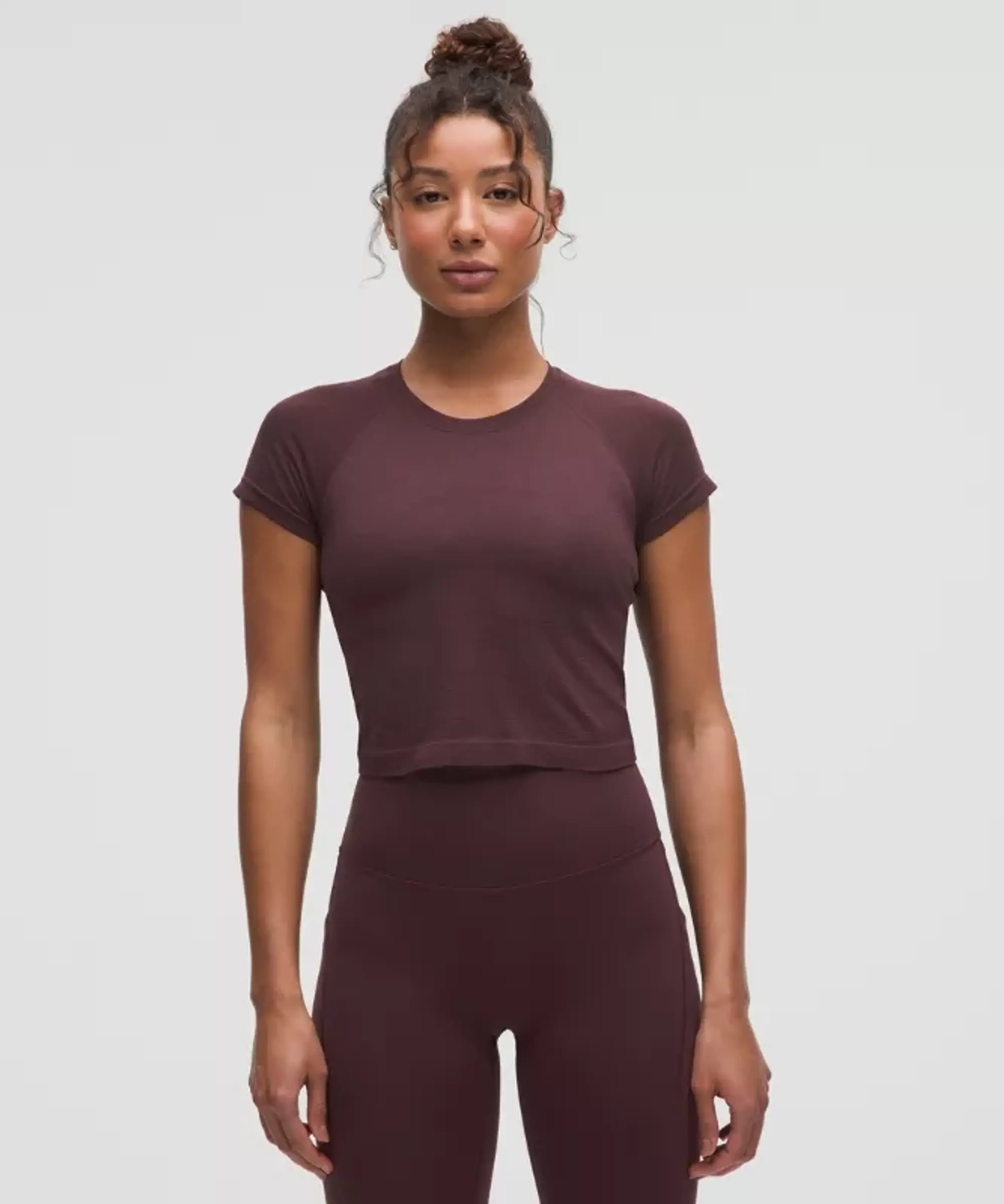 lululemon IE lululemon – Women's Swiftly Tech Cropped Short-Sleeve Shirt 2.0 – Color Purple – Size 8