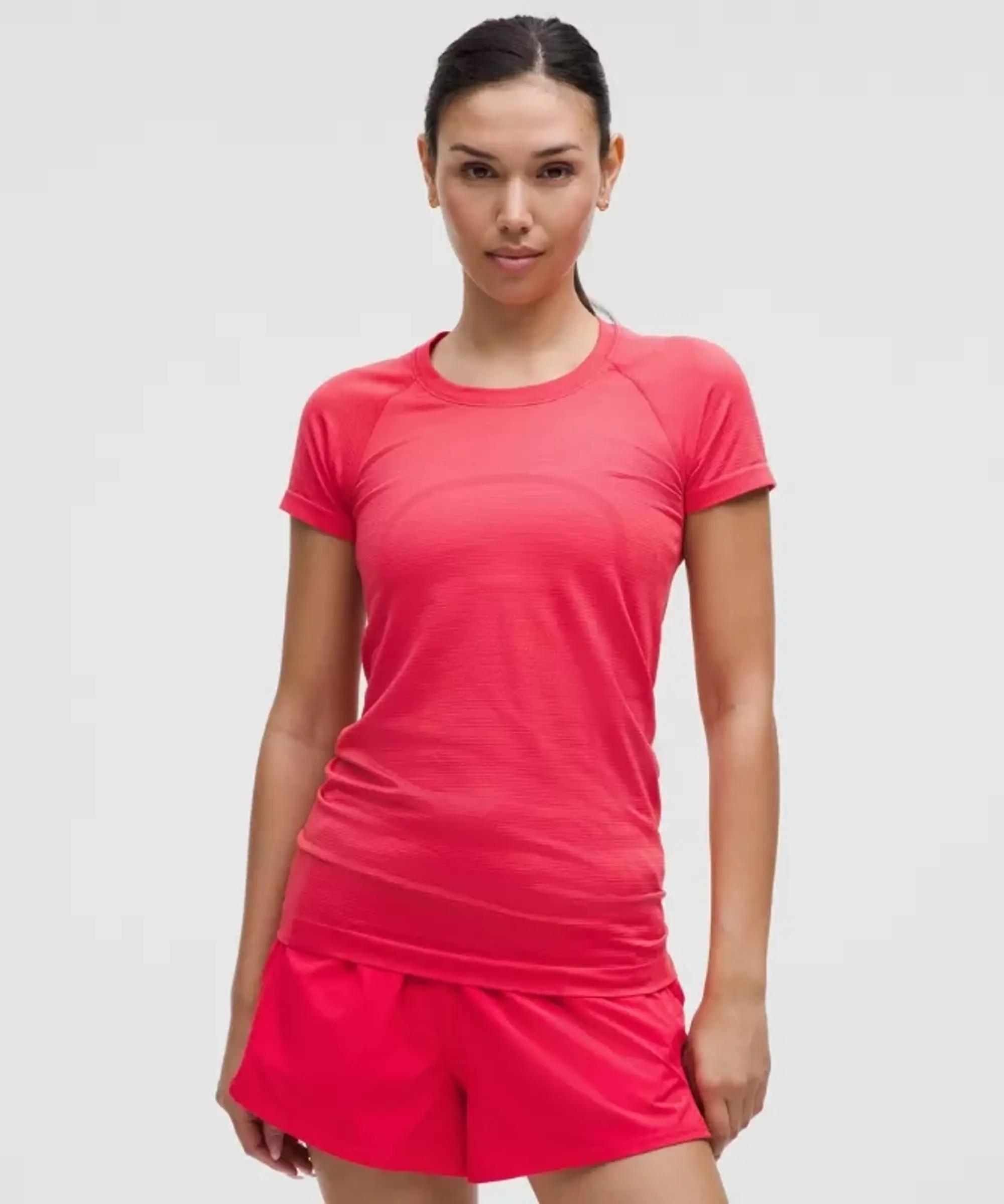 lululemon IE lululemon – Women's Swiftly Tech Short-Sleeve Shirt 2.0 Hip Length – Color Red – Size 8