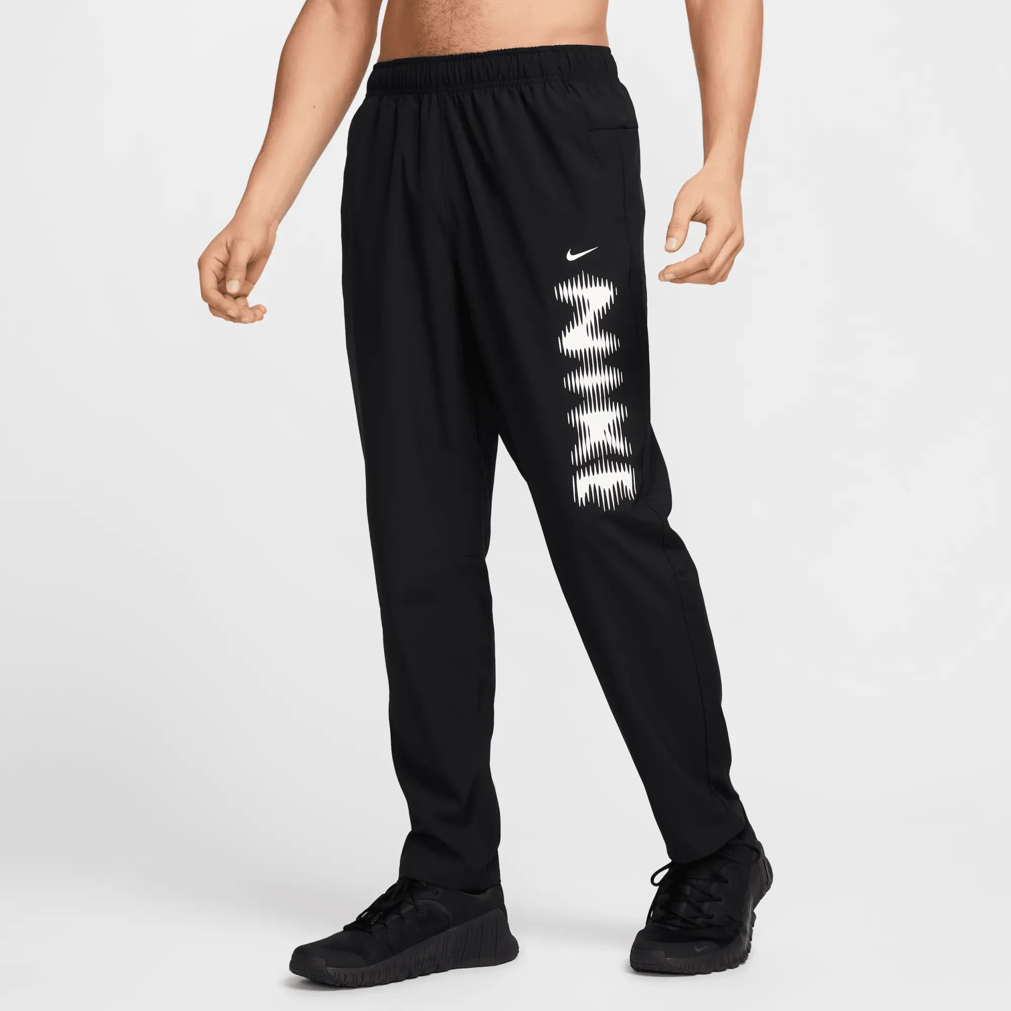 Nike Form Men's Dri-FIT Versatile Trousers - Black - Polyester