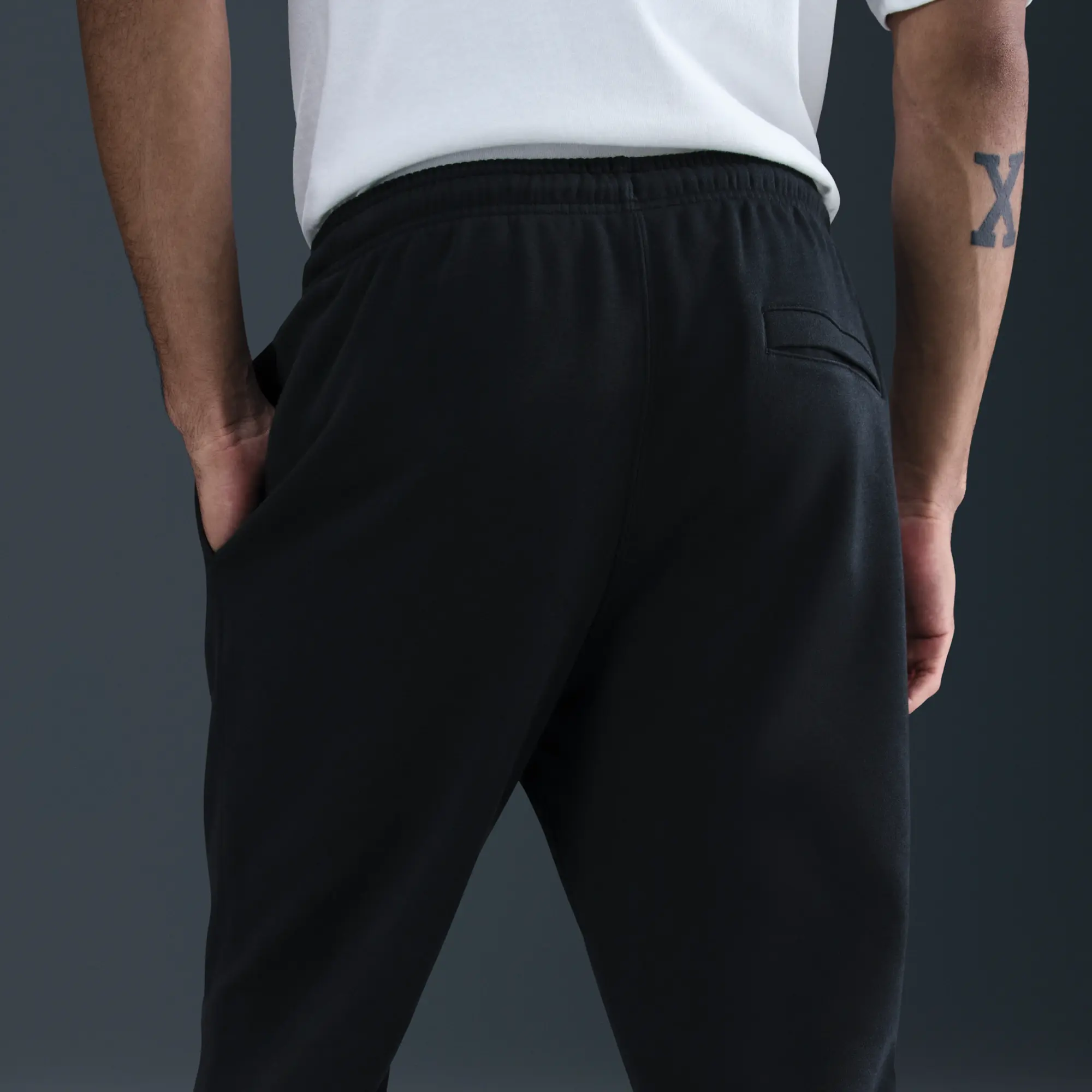 Nike Club Men's Joggers - Black - Cotton/Polyester